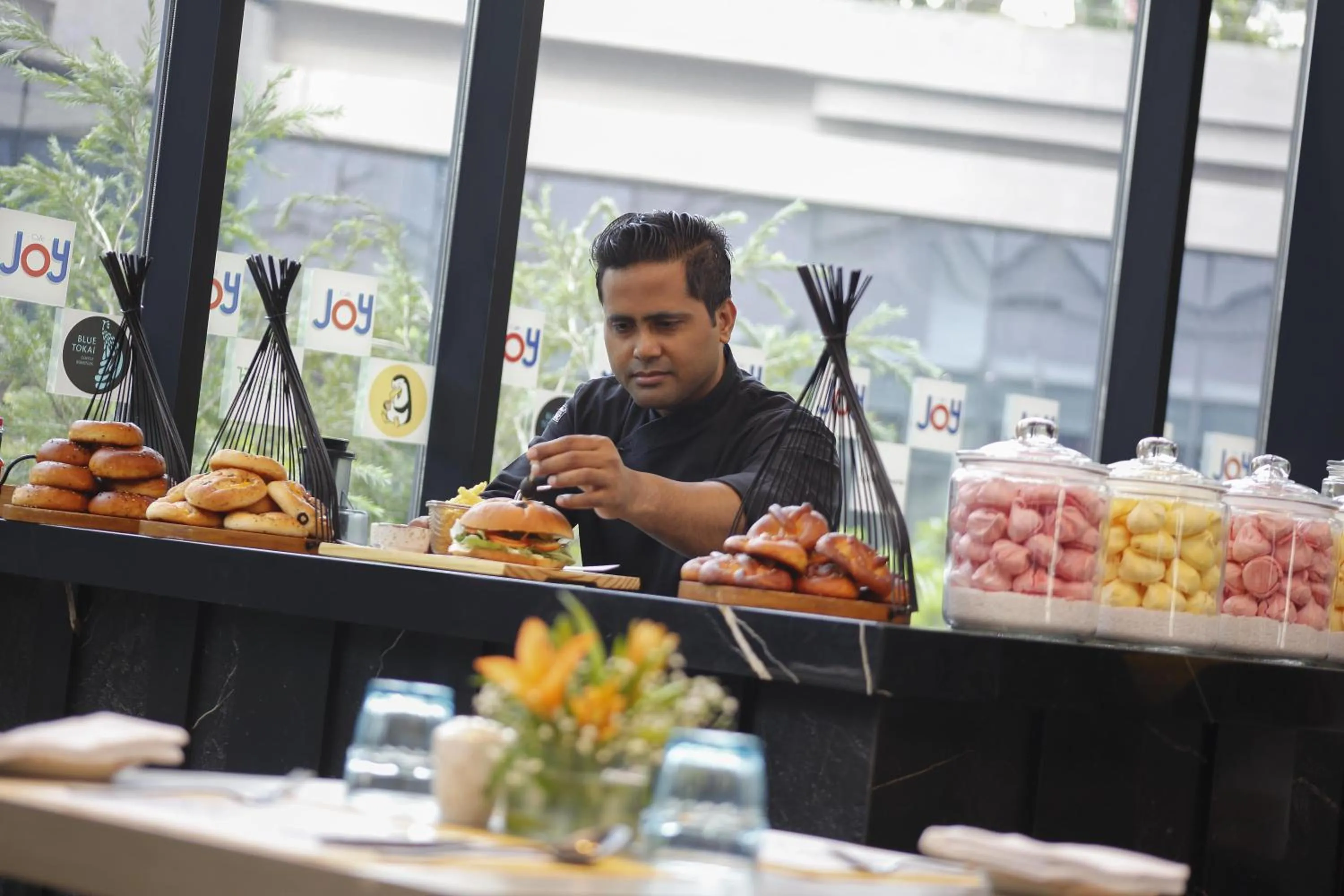 Food and drinks in Novotel Kolkata Hotel and Residences