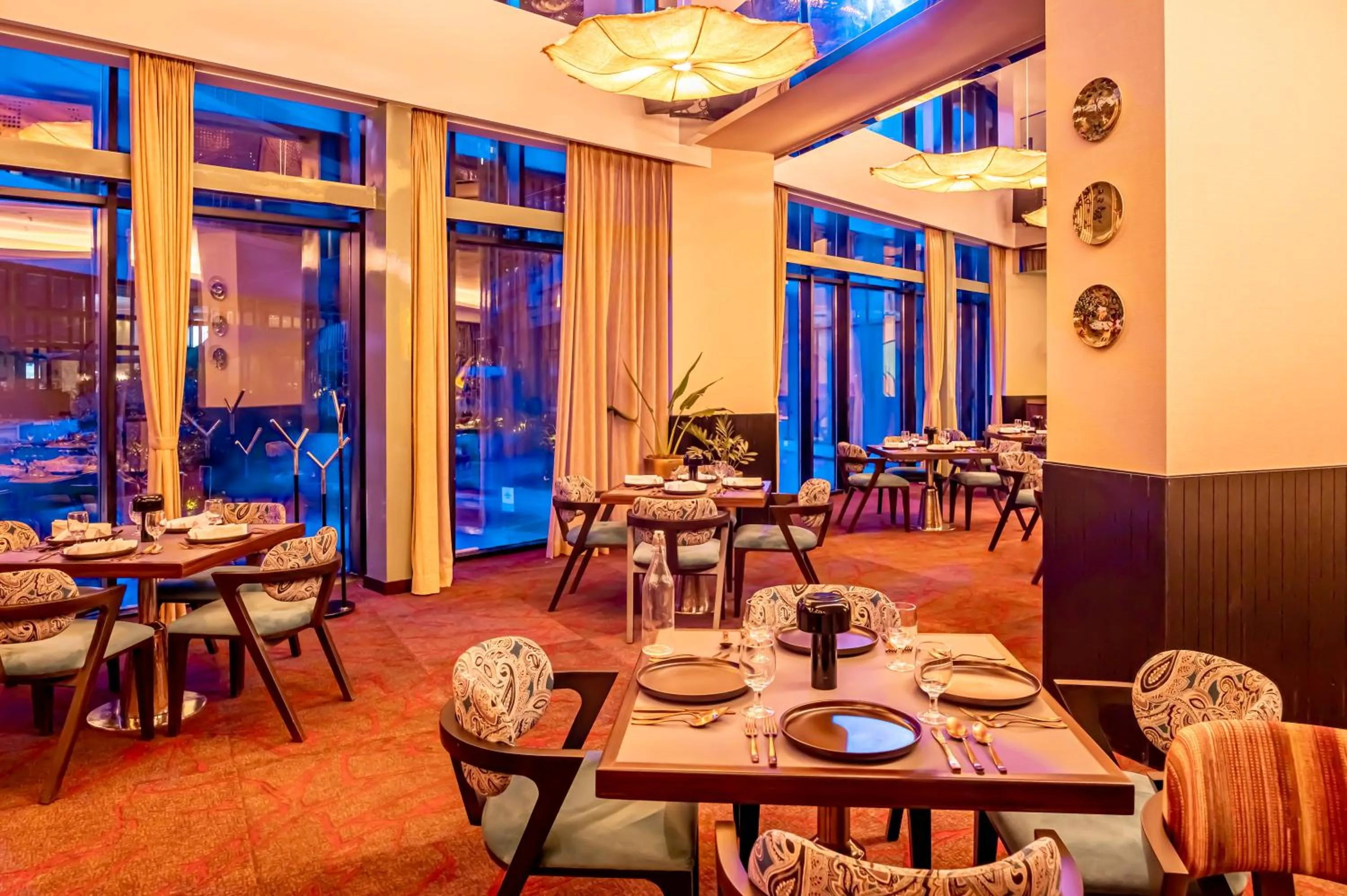 Restaurant/places to eat in Novotel Kolkata Hotel and Residences