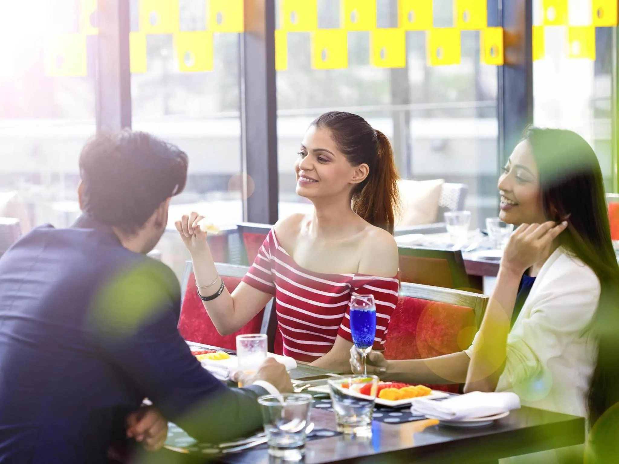 Restaurant/places to eat in Novotel Kolkata Hotel and Residences