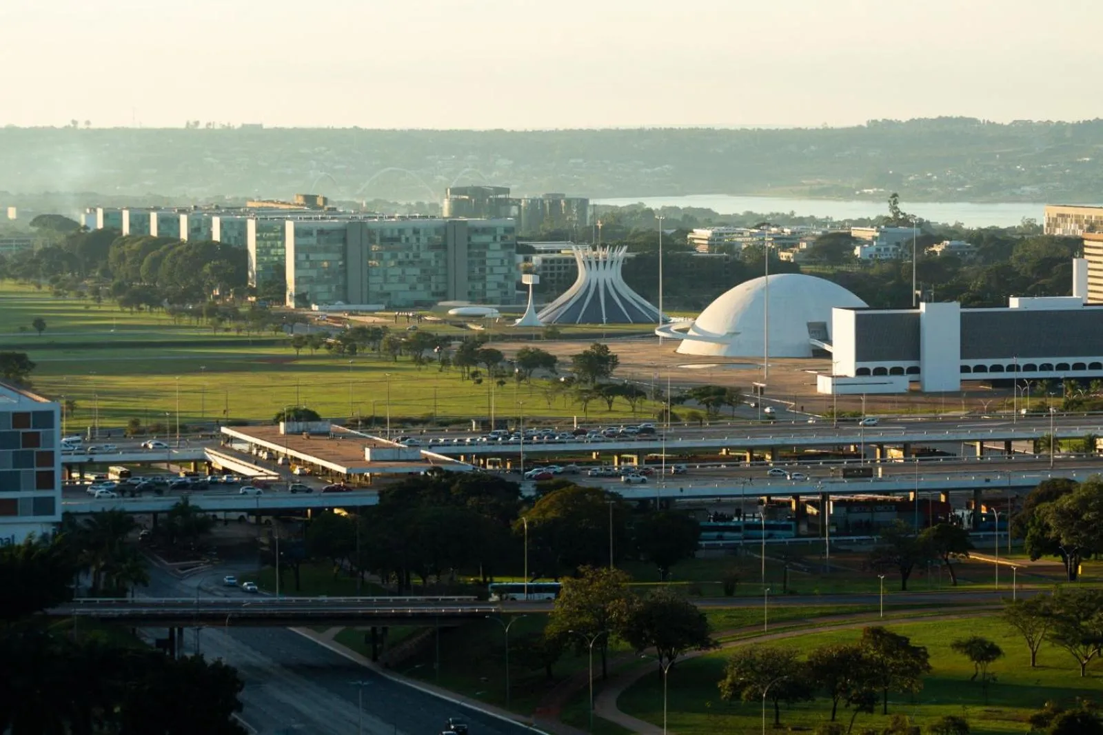 City view in Apartamento, Nobile Suítes Monumental , localização e conforto