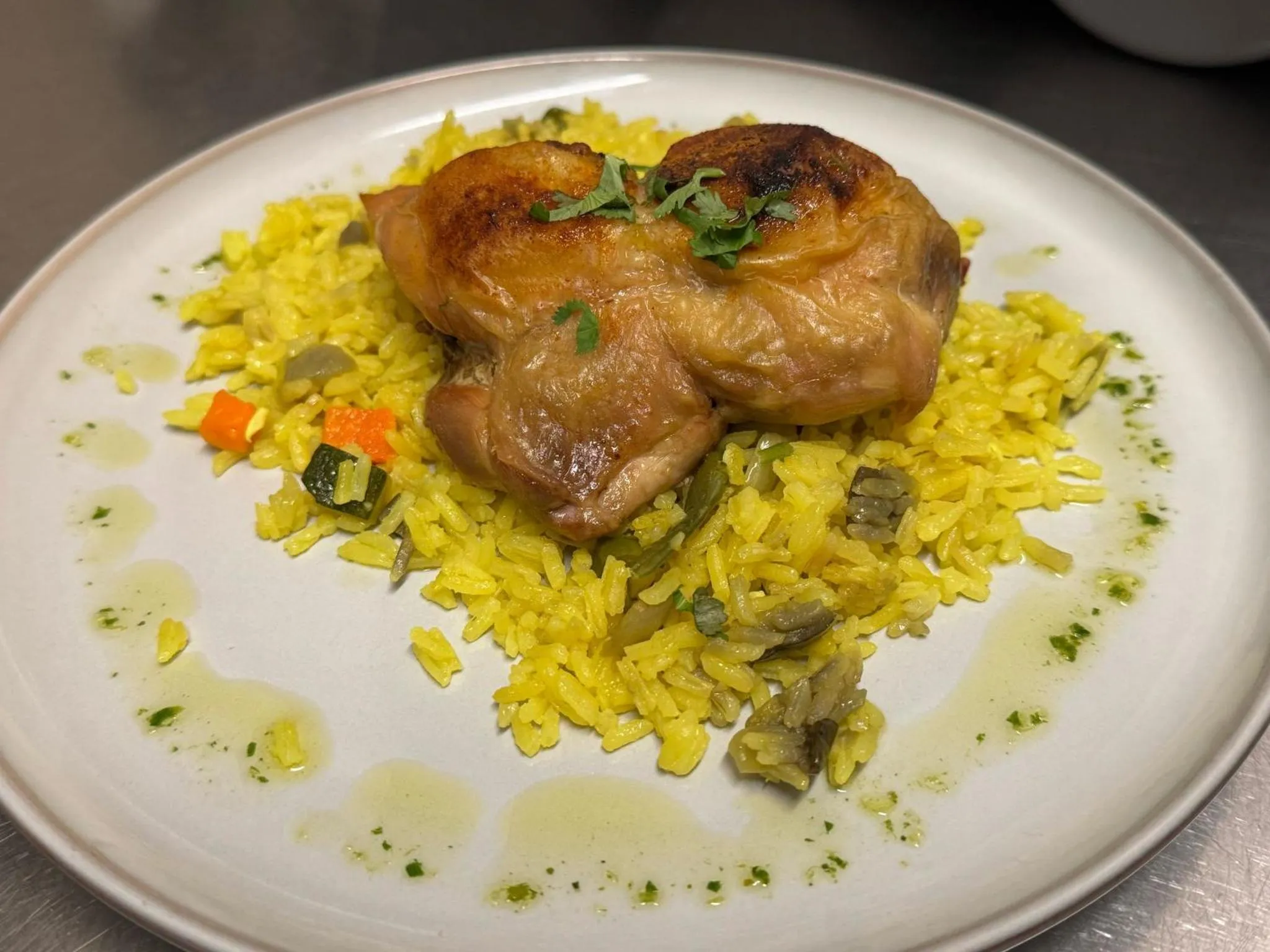 Restaurant/places to eat in Golden Lisbon Hotel