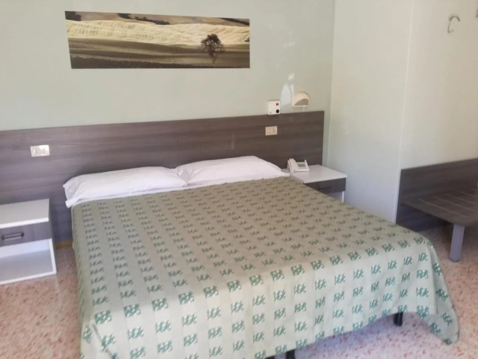 Photo of the whole room in Hotel Saturno