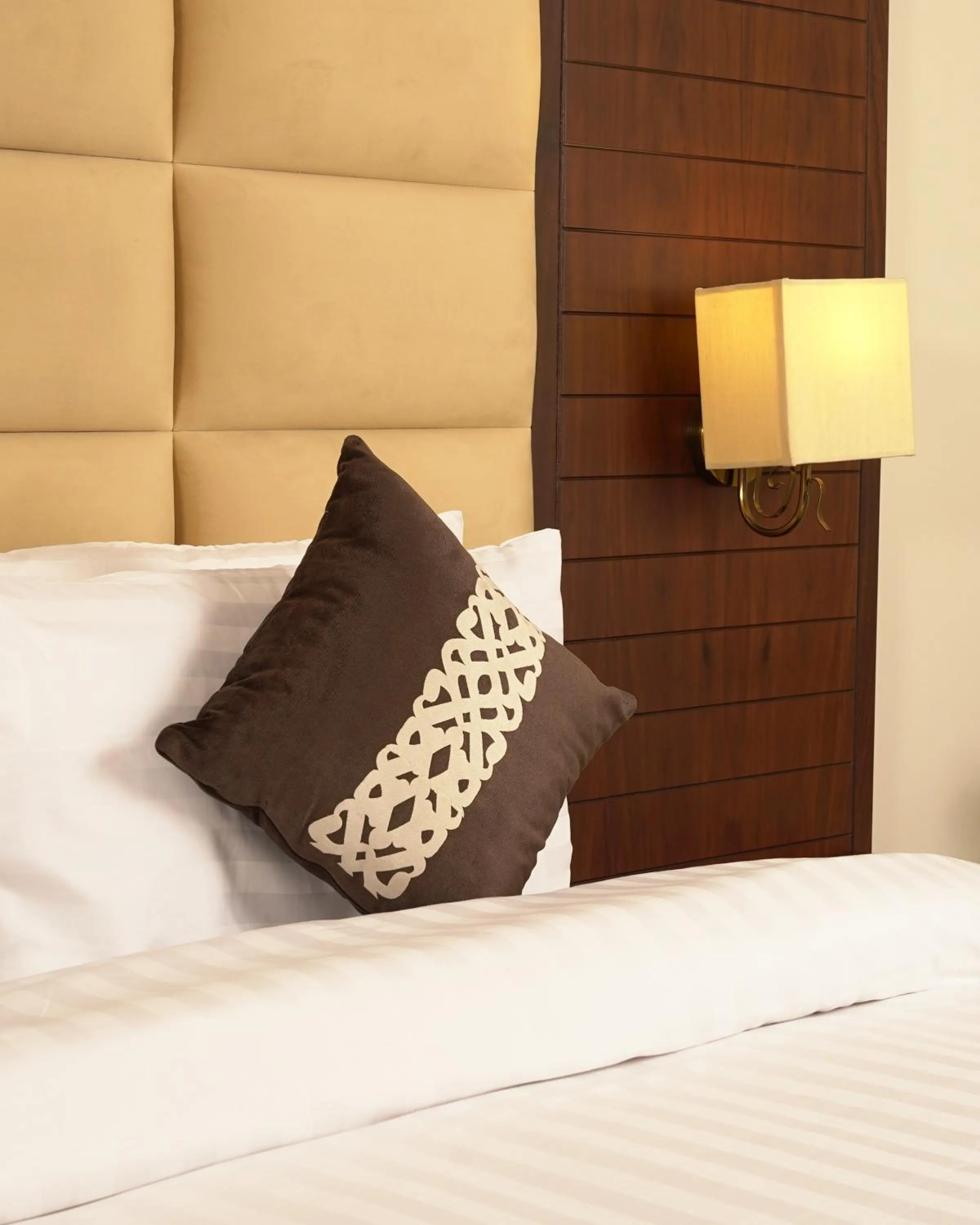 Bed in Faletti's Express- Shimla Hill