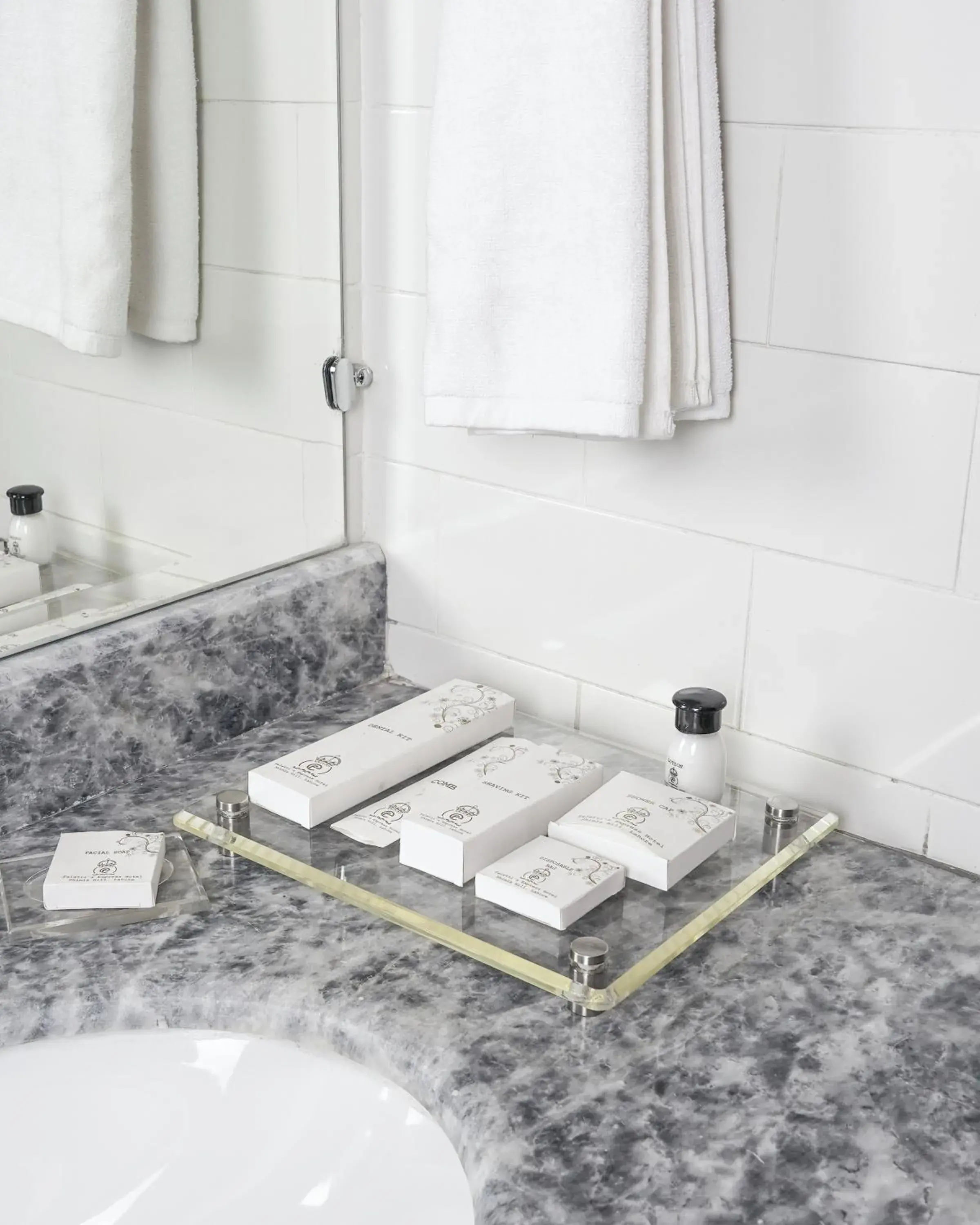 Deluxe King Room in Faletti's Express- Shimla Hill Deluxe King Room in Faletti's Express- Shimla Hill