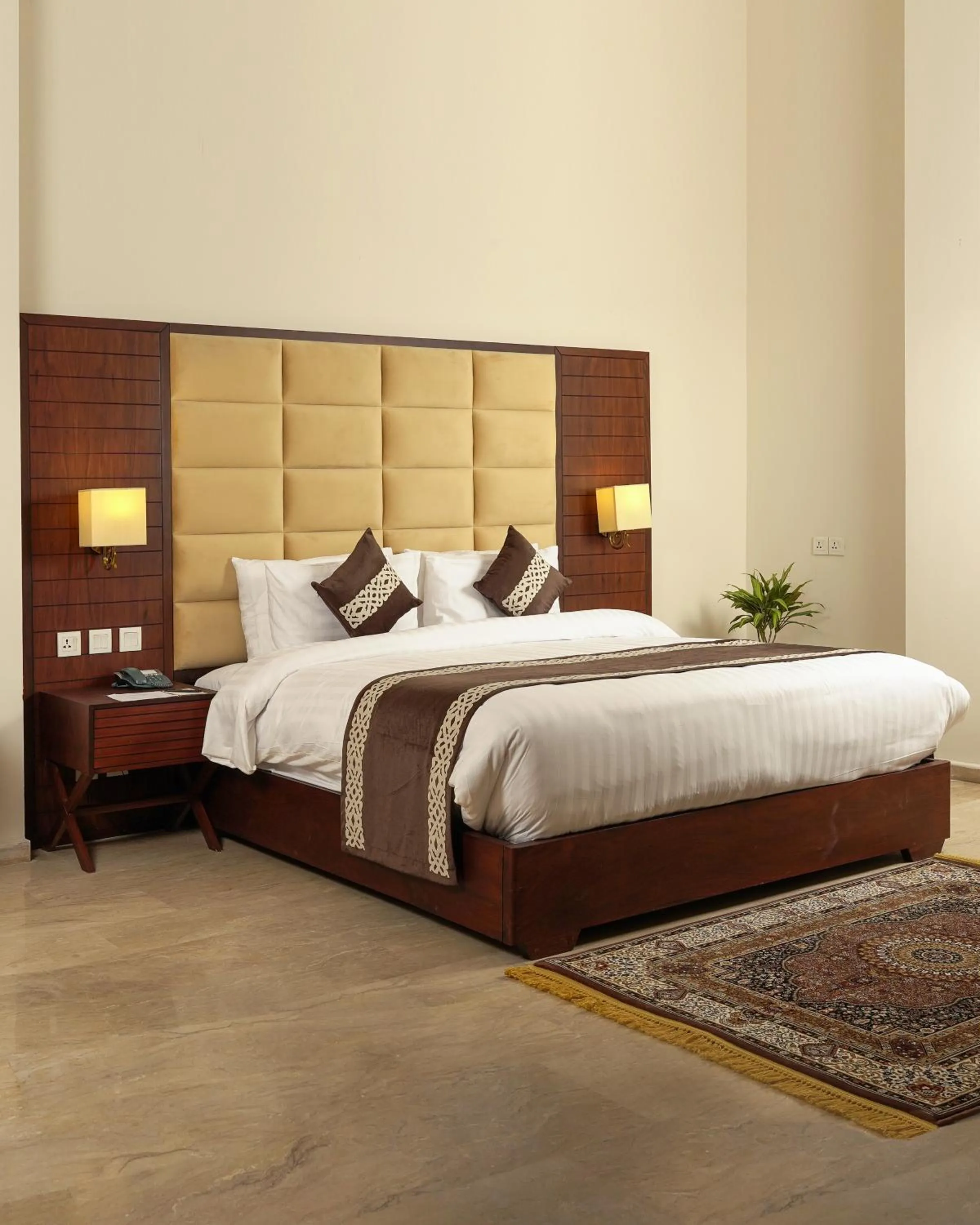 Bed in Faletti's Express- Shimla Hill