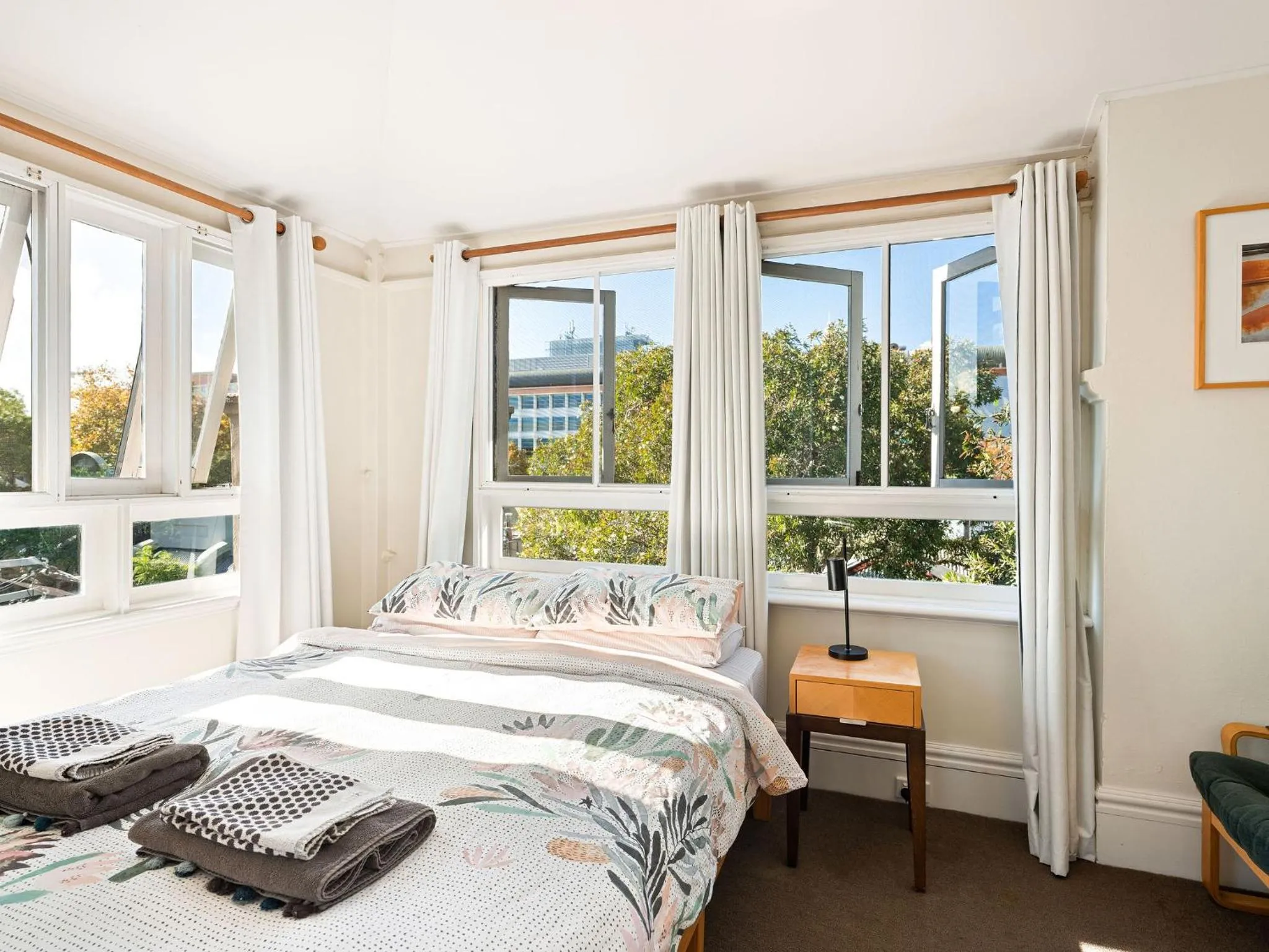 Photo of the whole room, Bed in Lord Wolseley Hotel