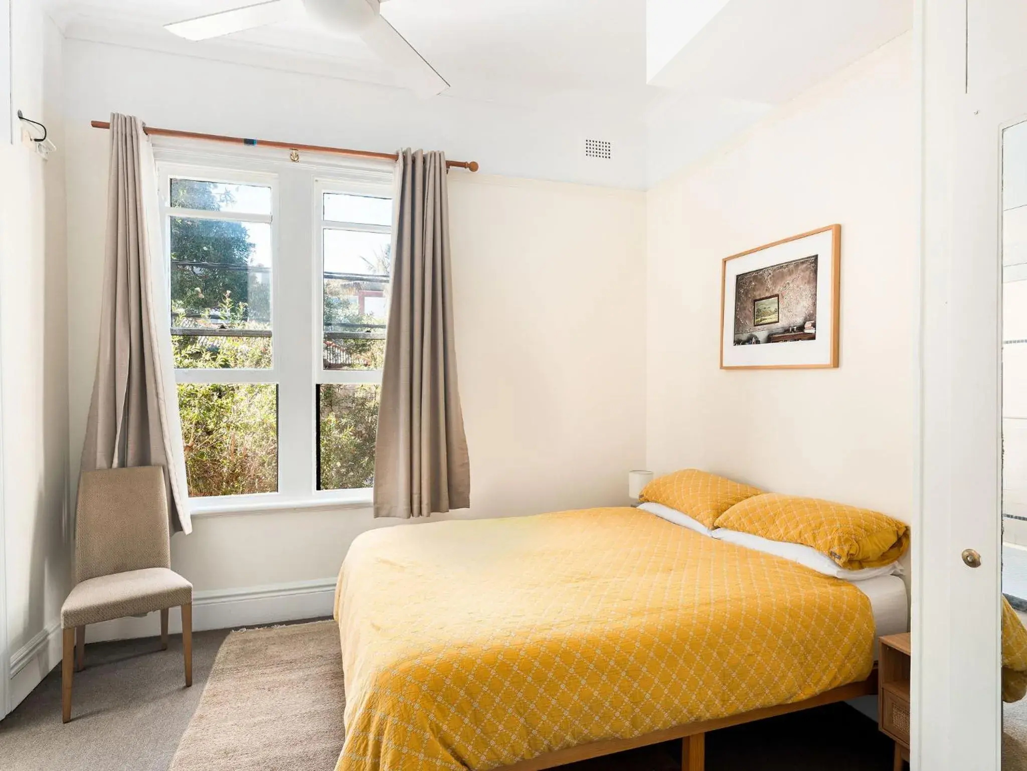 Superior Queen Room in Lord Wolseley Hotel Superior Queen Room in Lord Wolseley Hotel