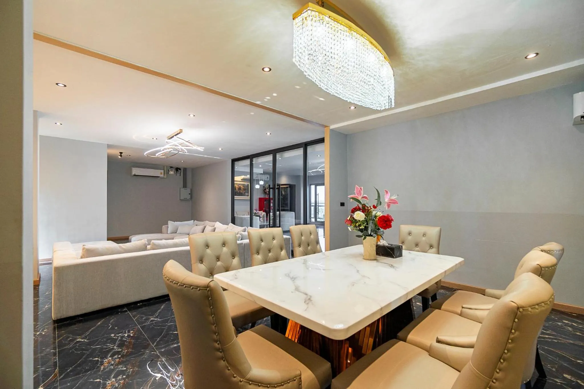 Bed in YSW Hotel Lopburi