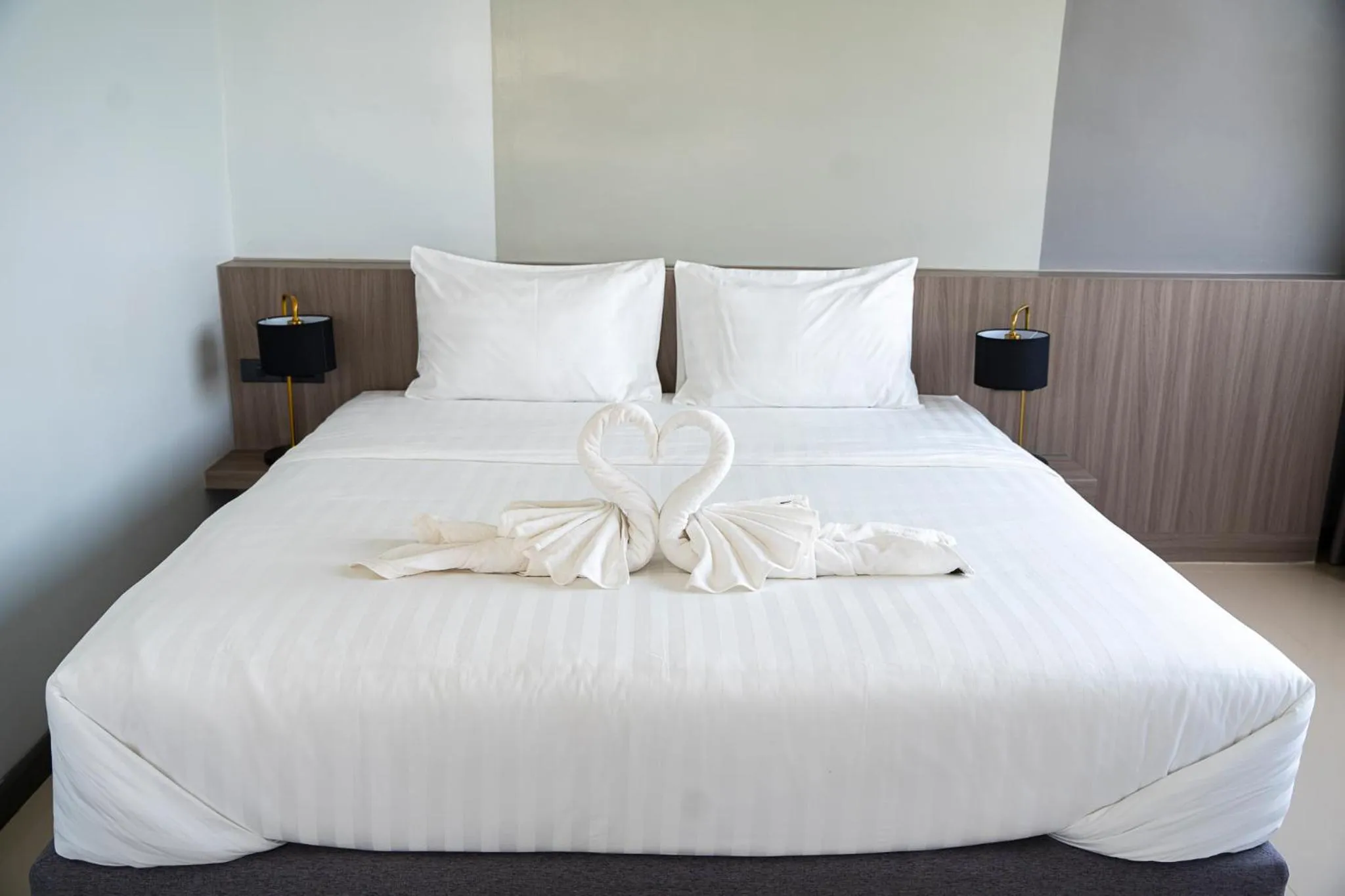 Bed in YSW Hotel Lopburi