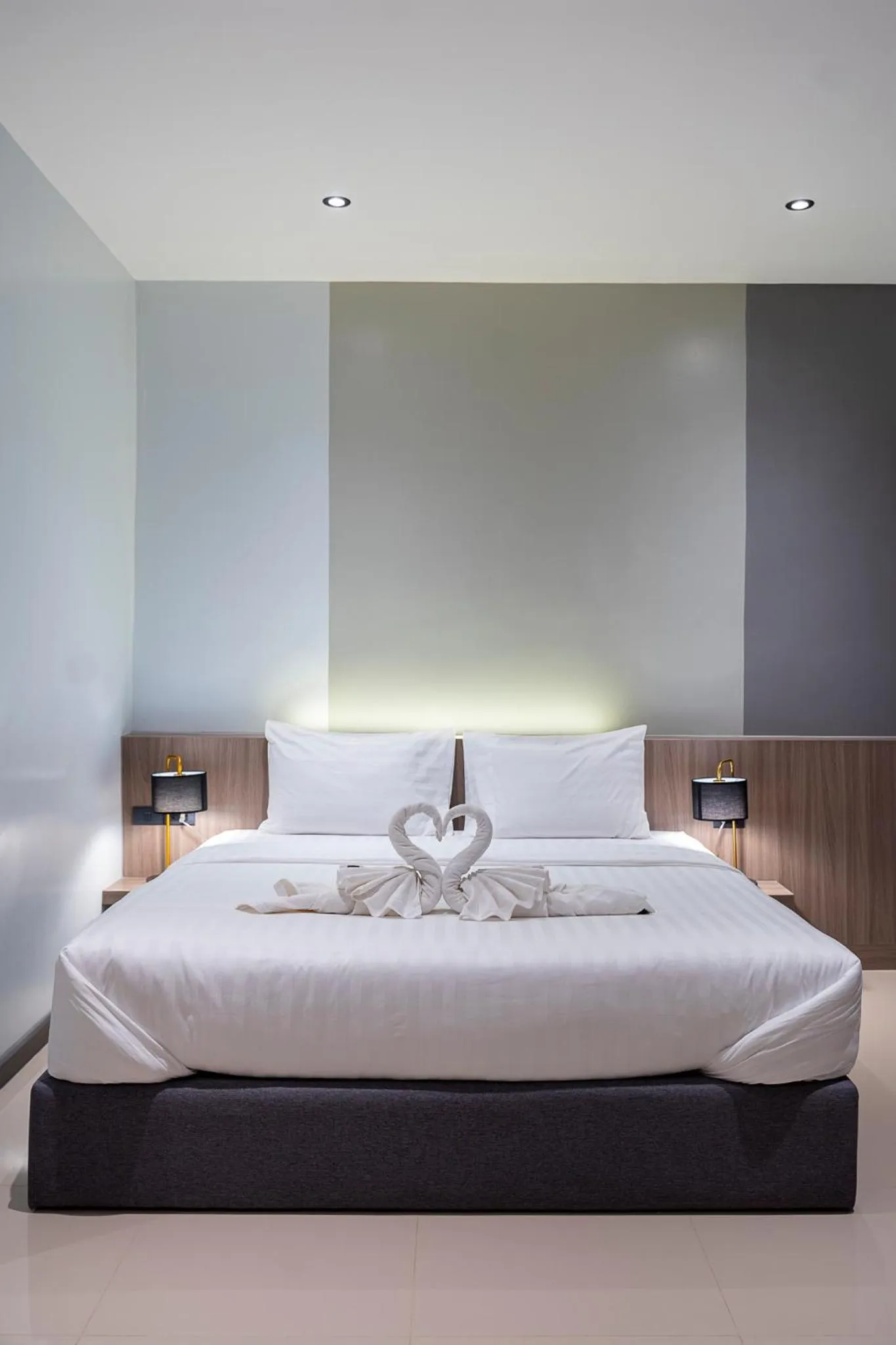 Bed in YSW Hotel Lopburi