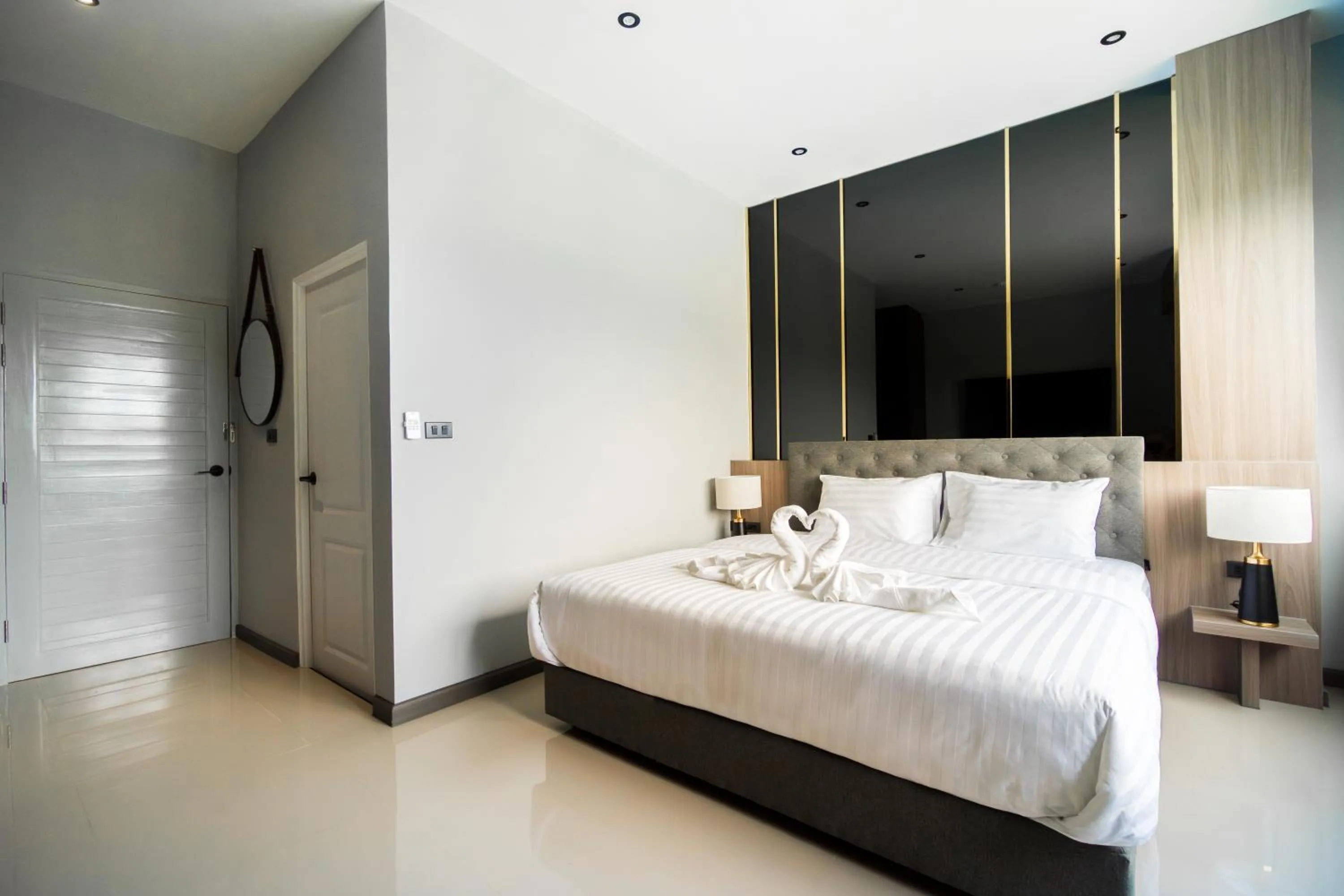 Bed in YSW Hotel Lopburi