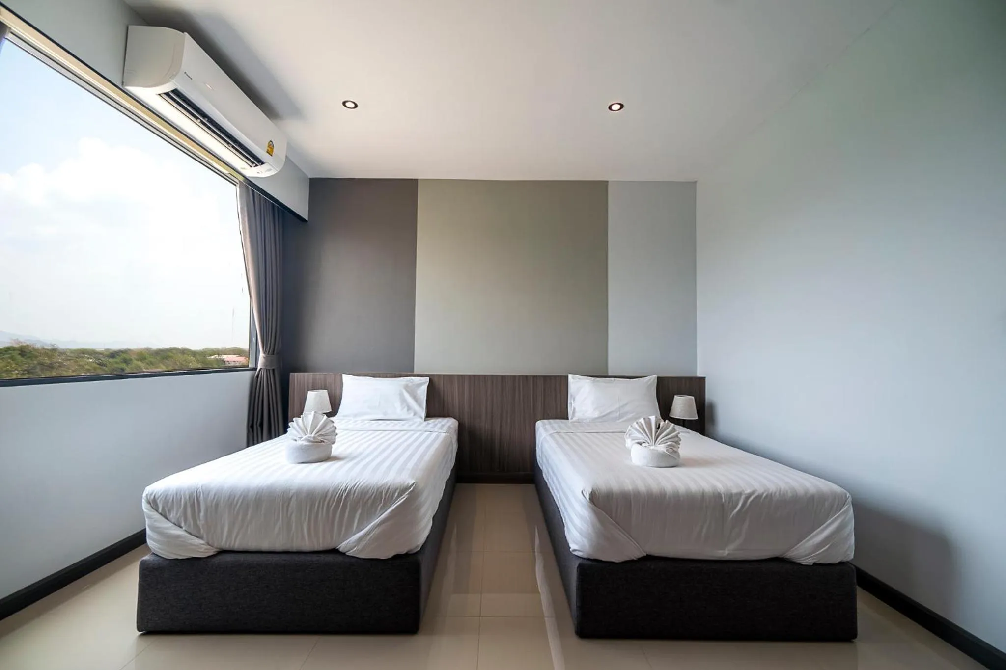 Bed in YSW Hotel Lopburi