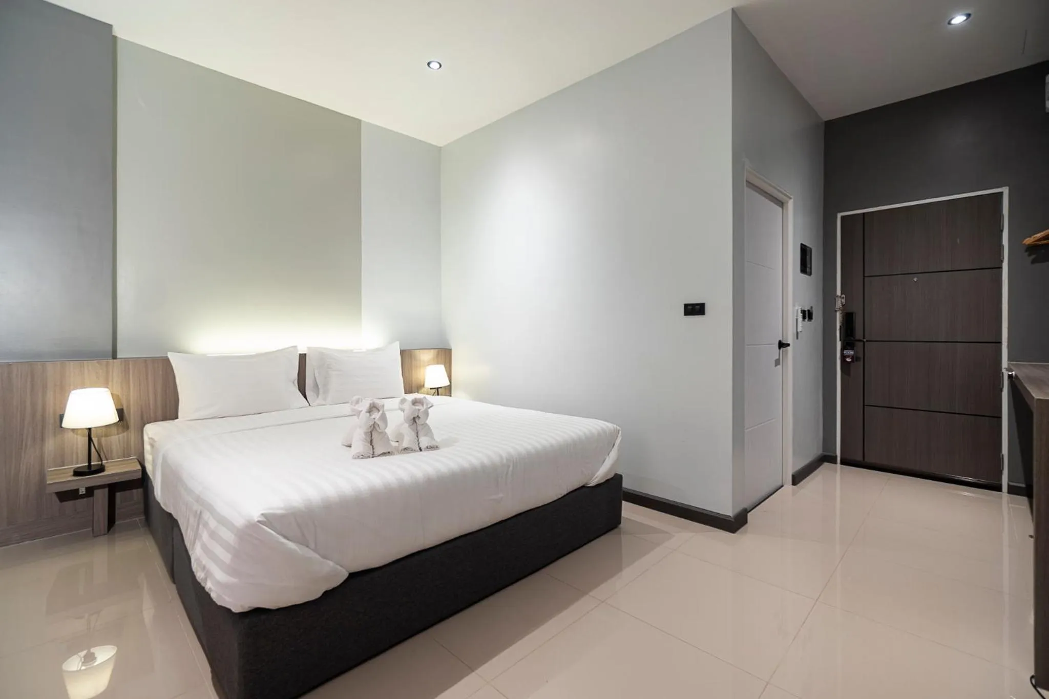Bed in YSW Hotel Lopburi