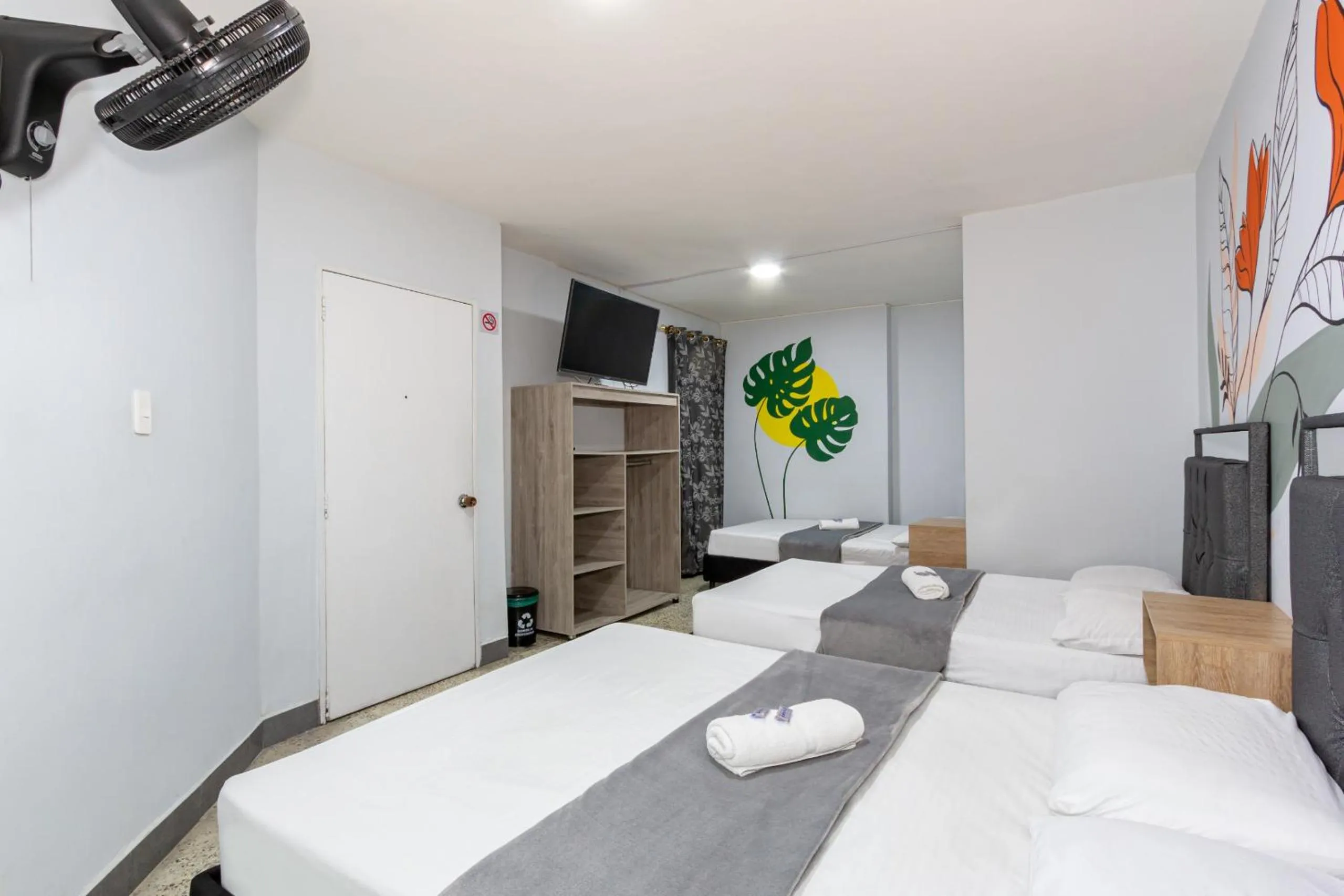 Communal lounge/ TV room, Bed in Hotel Guayacanes 70