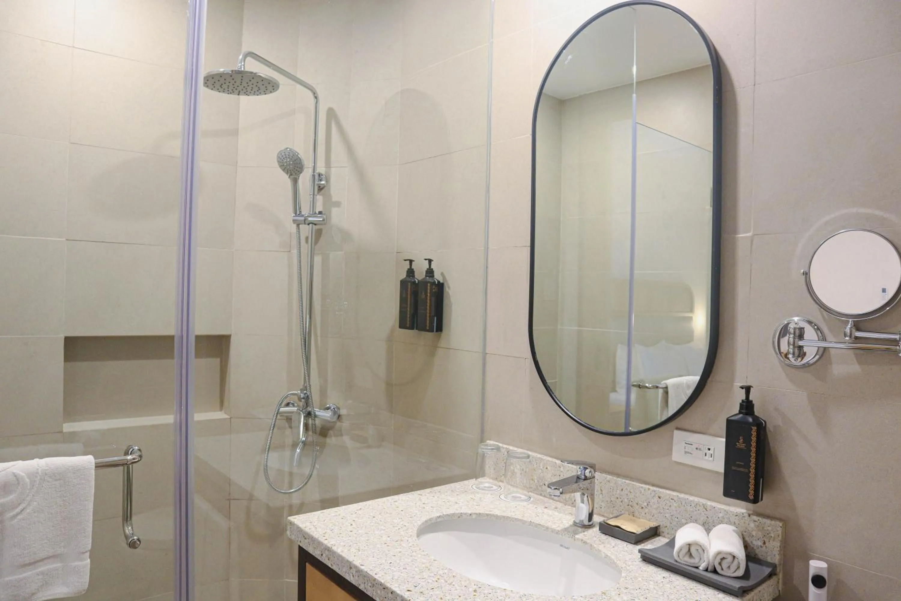 Bathroom in Mandarin Nest Boracay