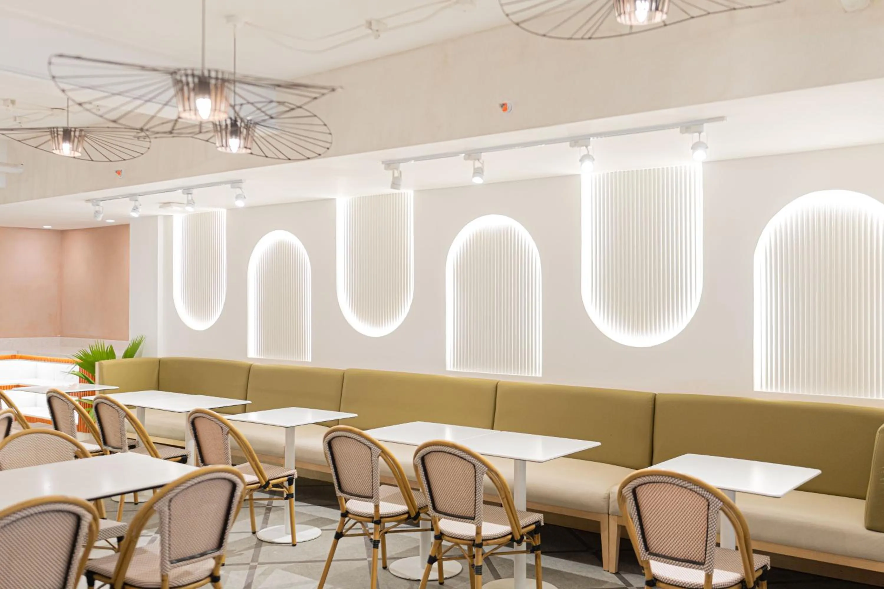 Restaurant/places to eat in Mandarin Nest Boracay