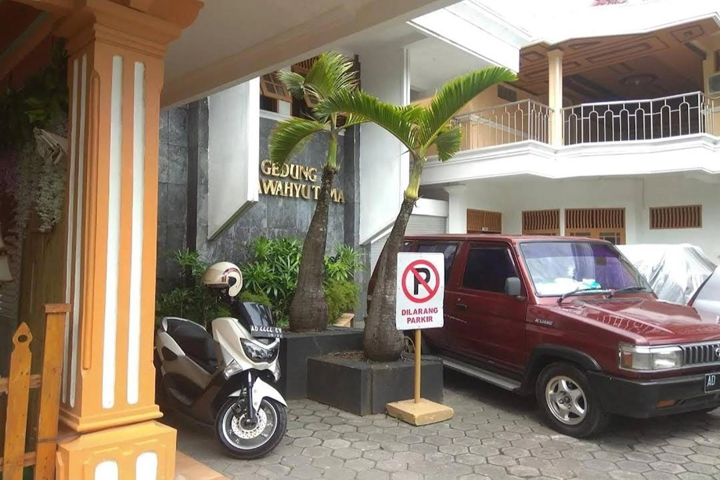 Parking in Hotel Bima