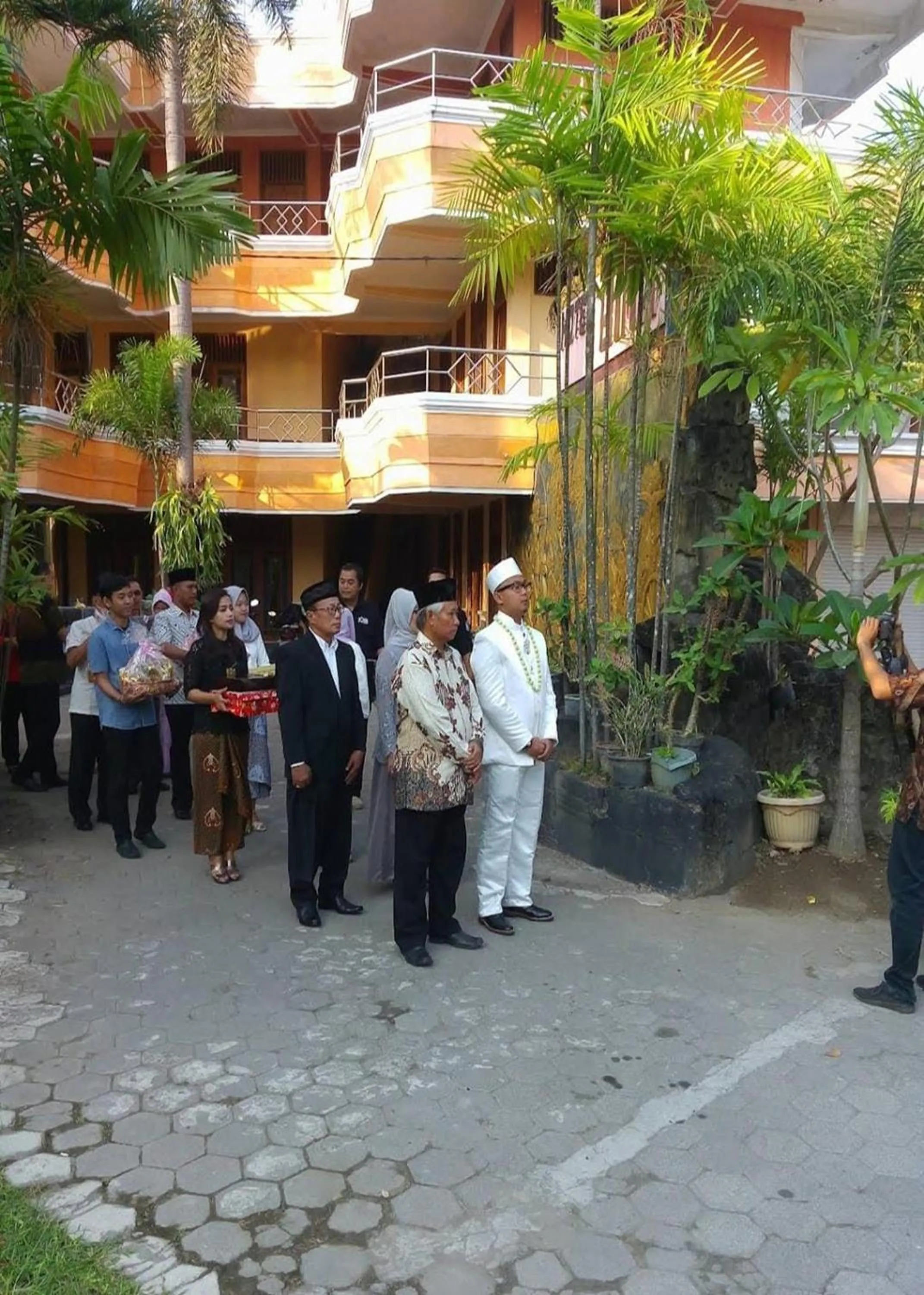 group of guests in Hotel Bima