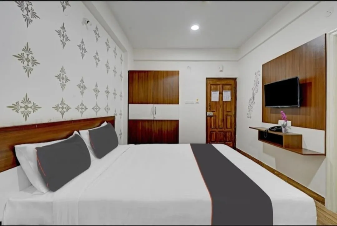 Communal lounge/ TV room in Prince residency Venue