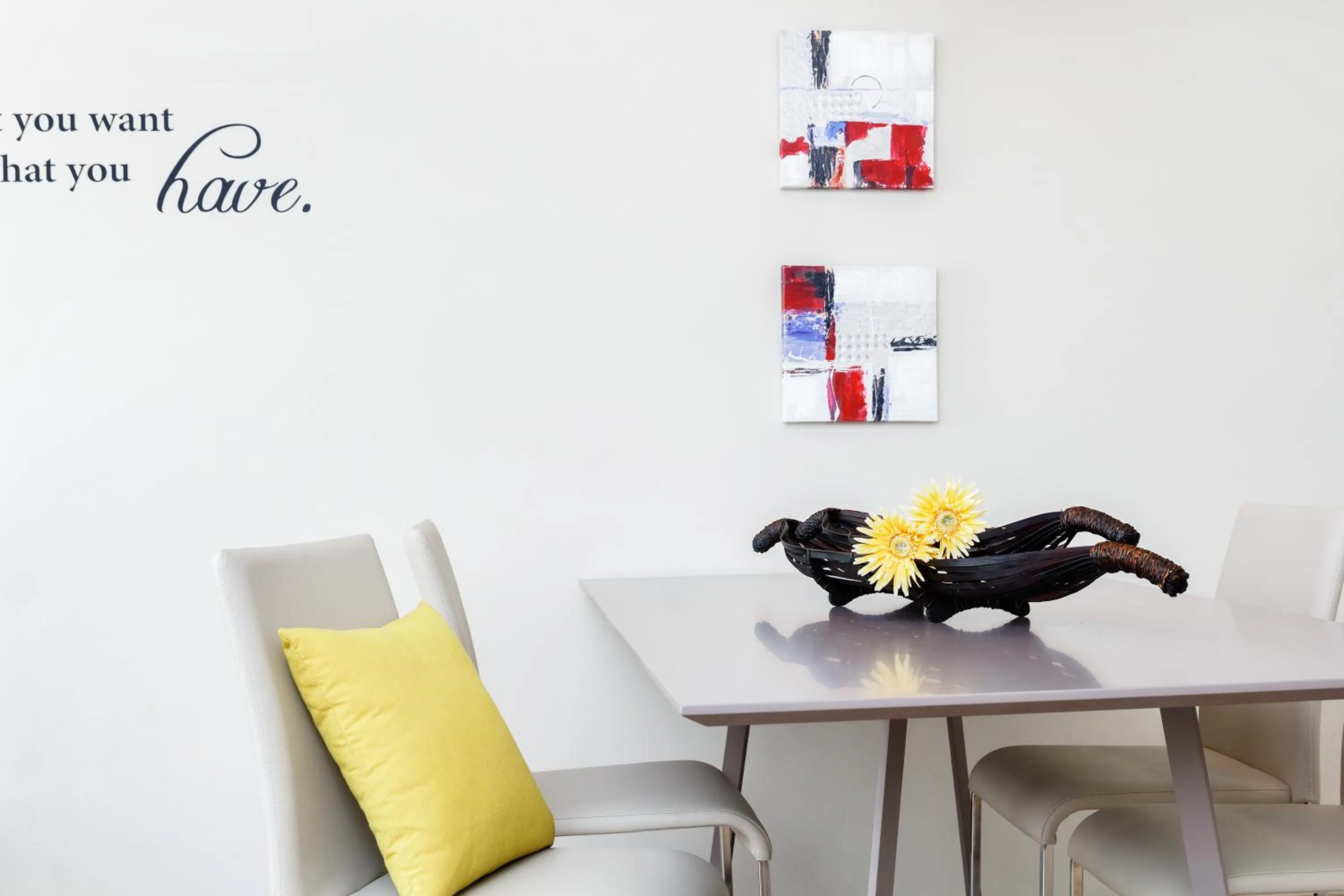 Decorative detail in Feelathome Plaza Apartments