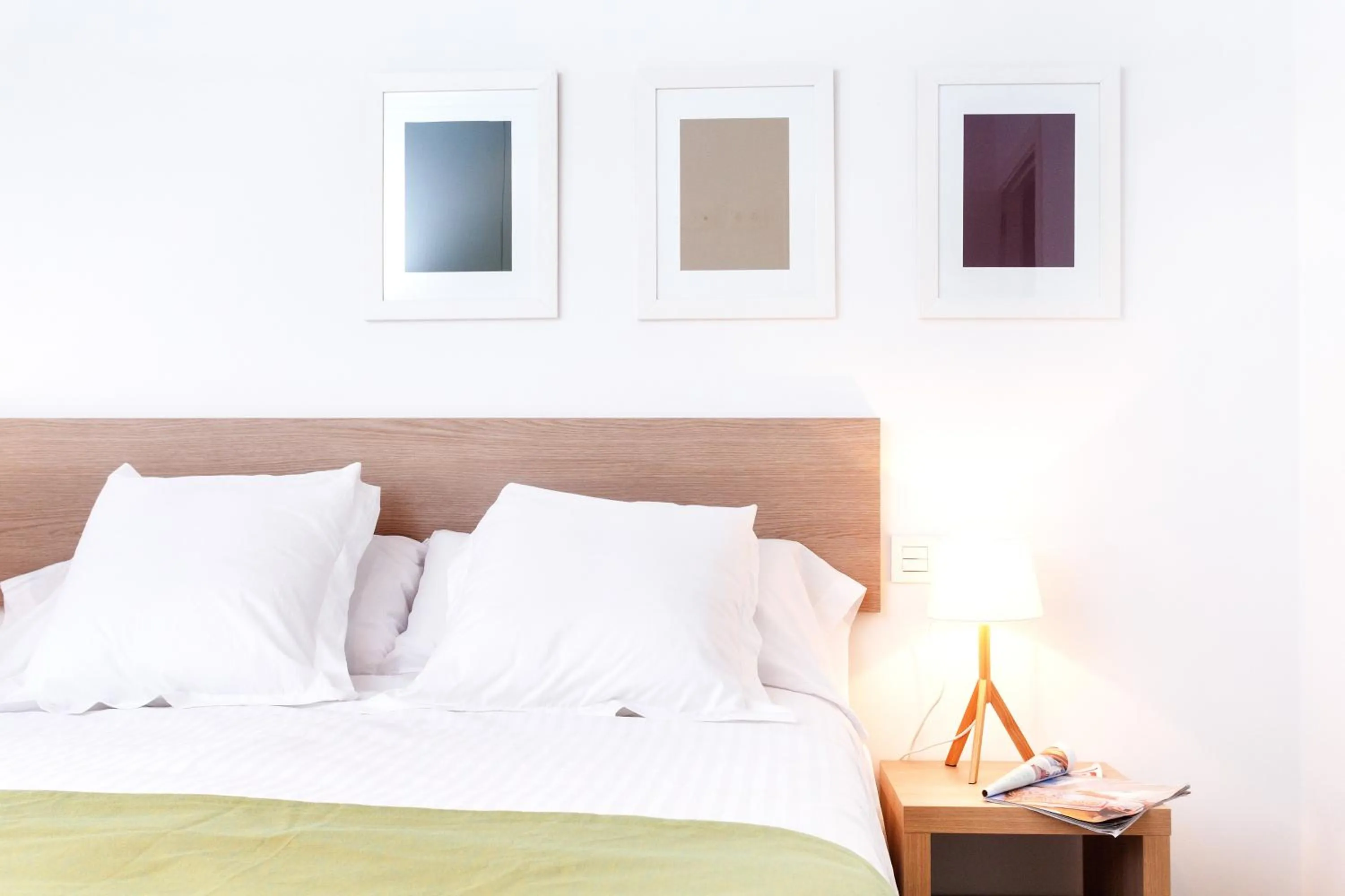 Decorative detail, Bed in Feelathome Plaza Apartments