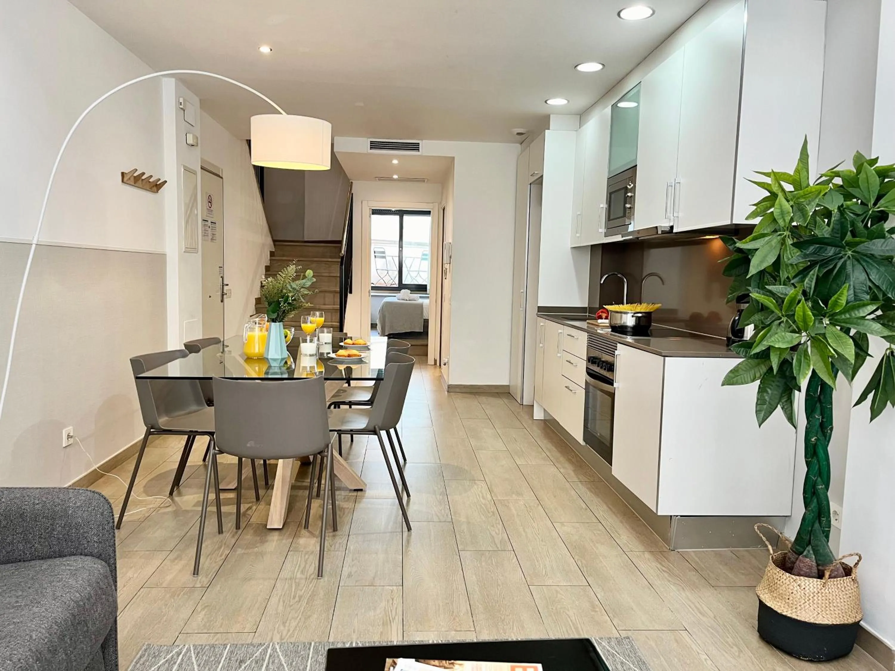 Kitchen or kitchenette in Feelathome Plaza Apartments