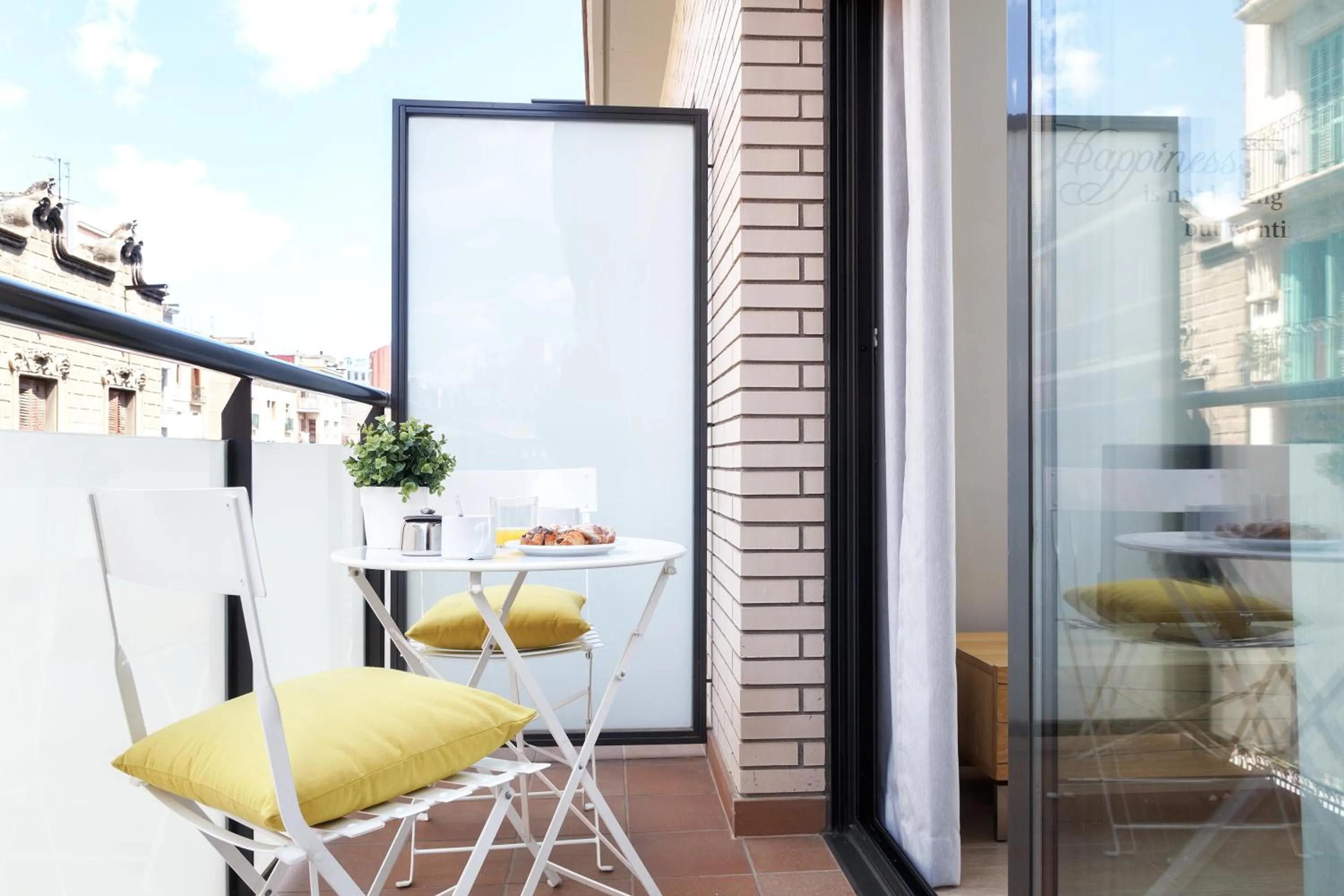 Balcony/Terrace in Feelathome Plaza Apartments