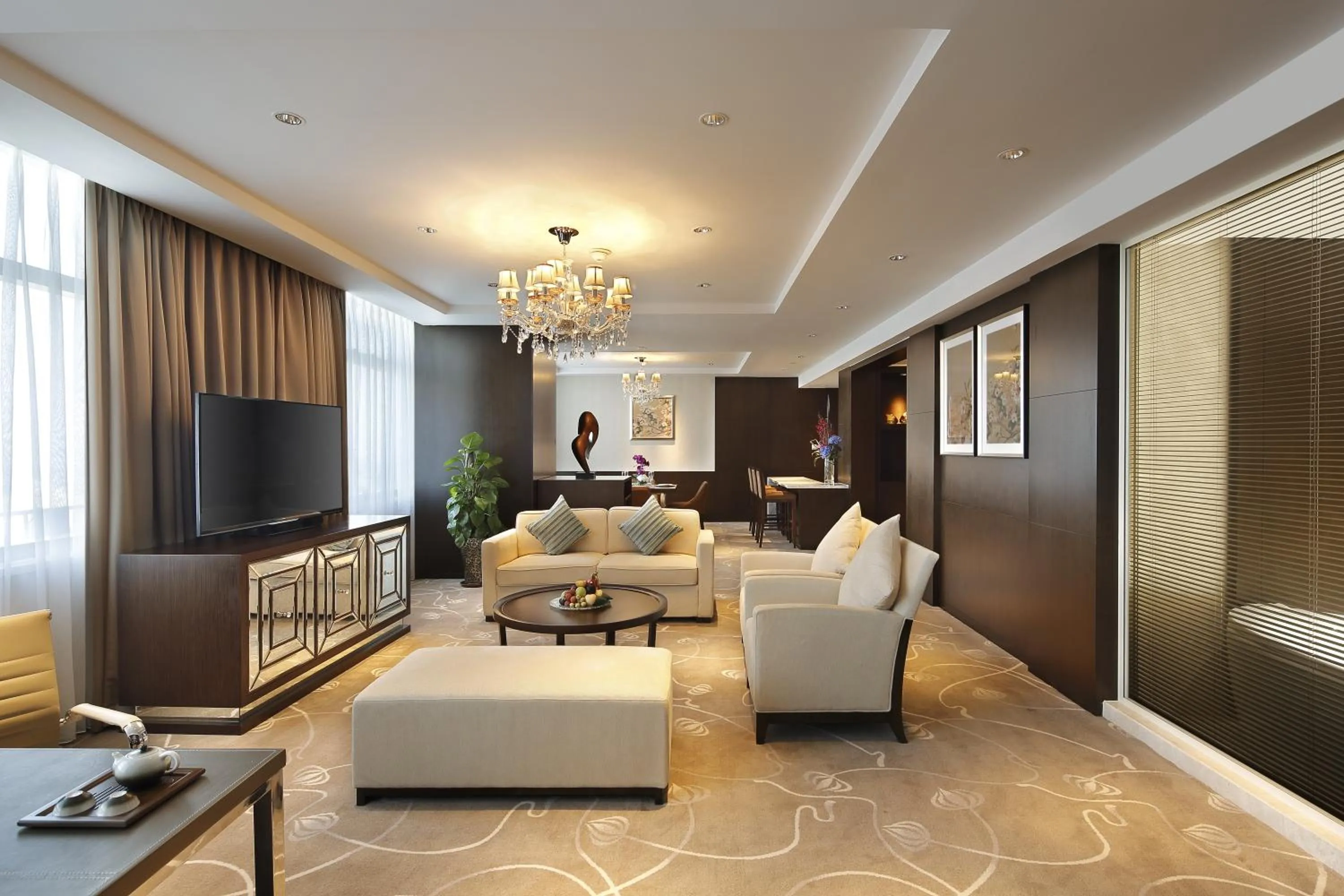 Living room, Seating Area in Crowne Plaza Shaoxing, an IHG Hotel