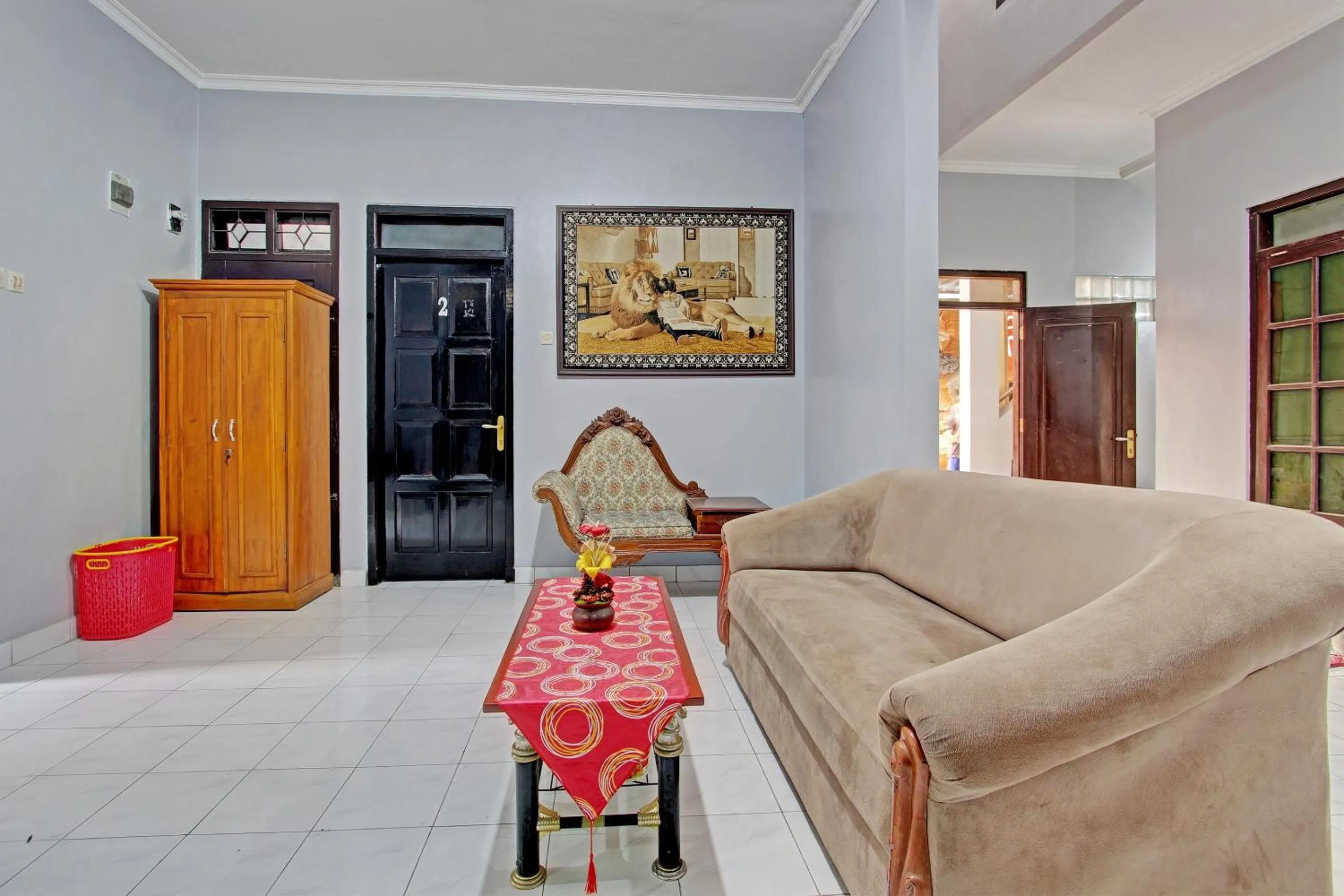 Lobby or reception in OYO Life 92575 Zazi Homestay