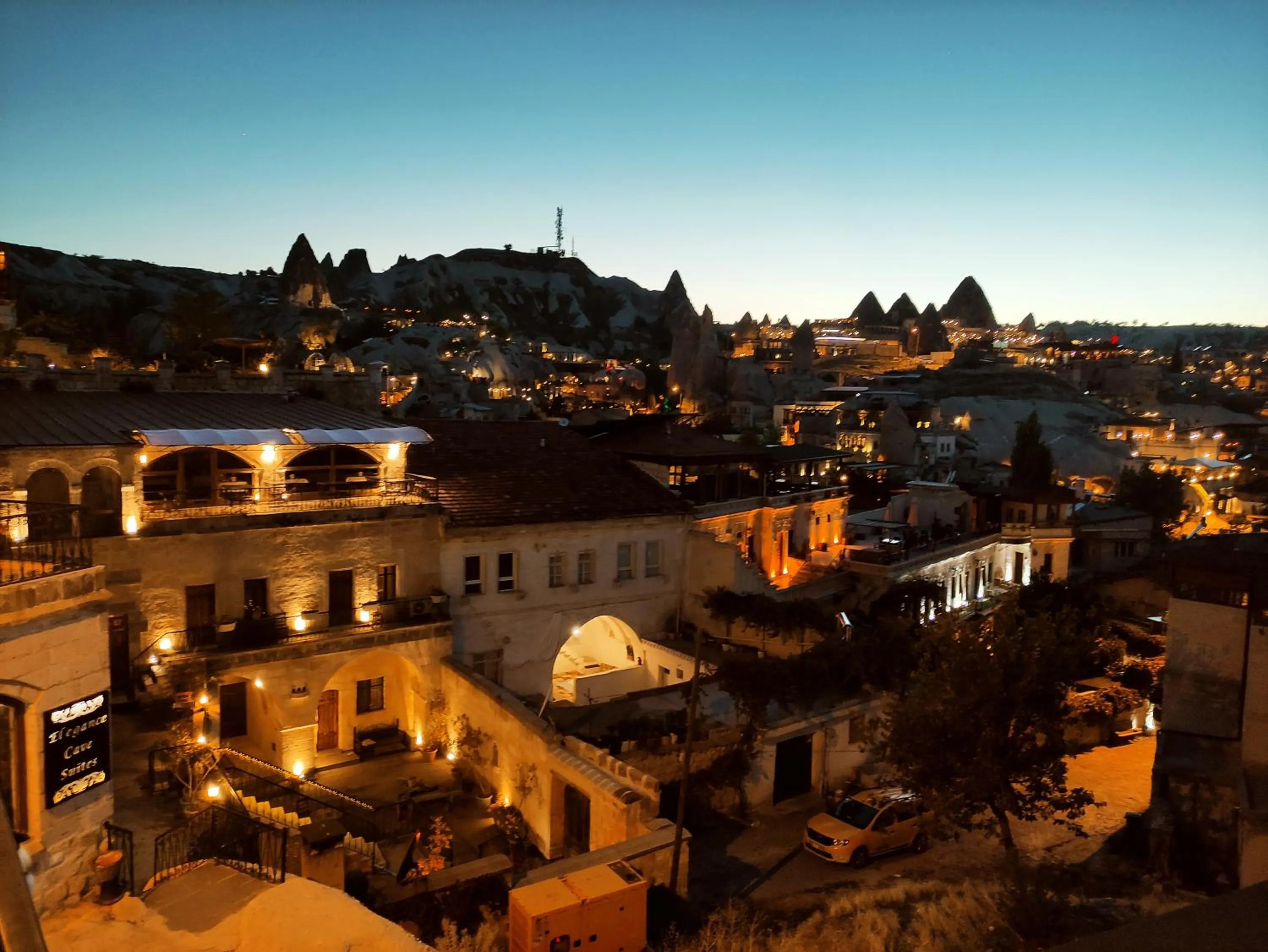 Night in Elegance Cave Suites & Restaurant