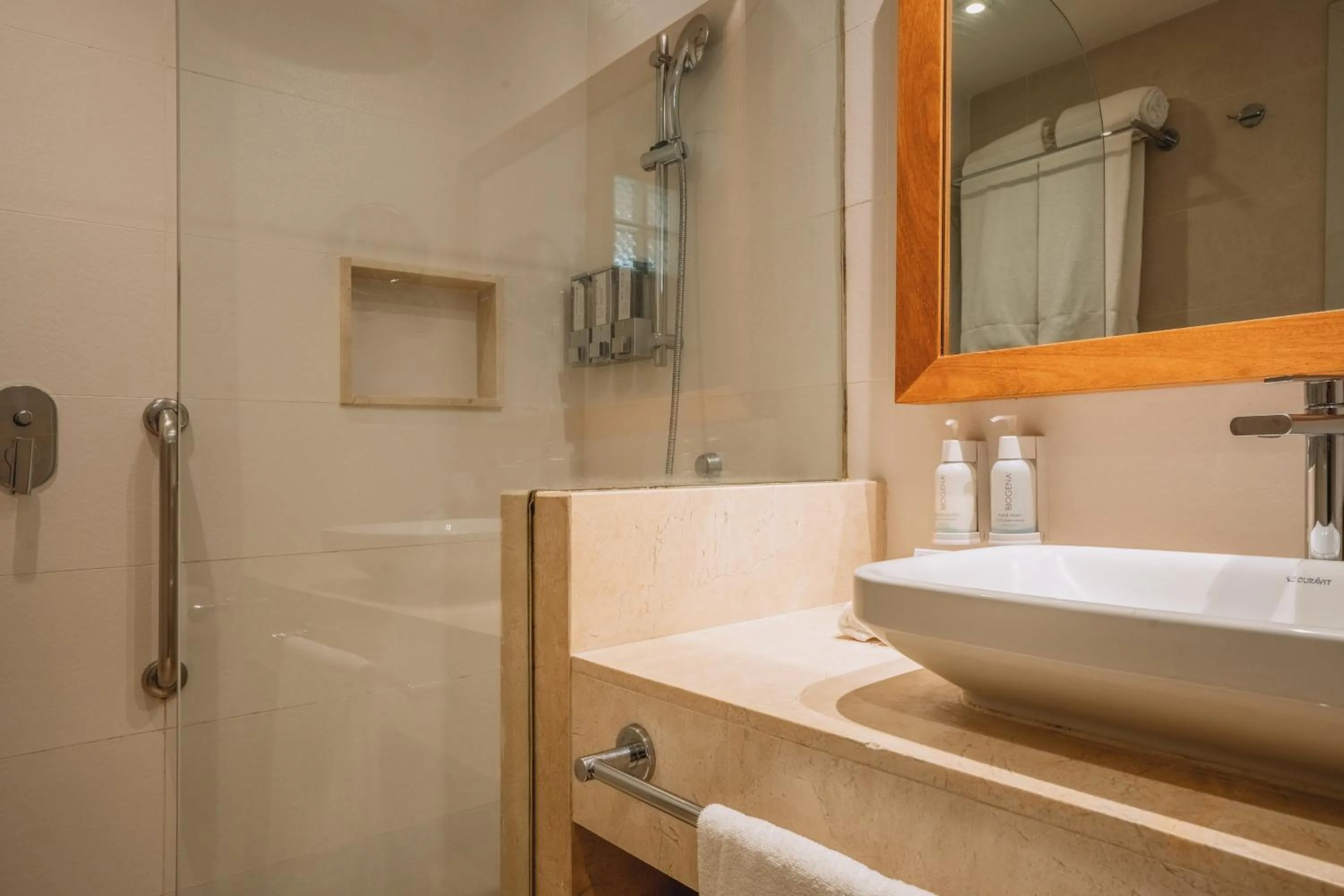 Shower in Iberostar Waves Costa Dorada - All Inclusive