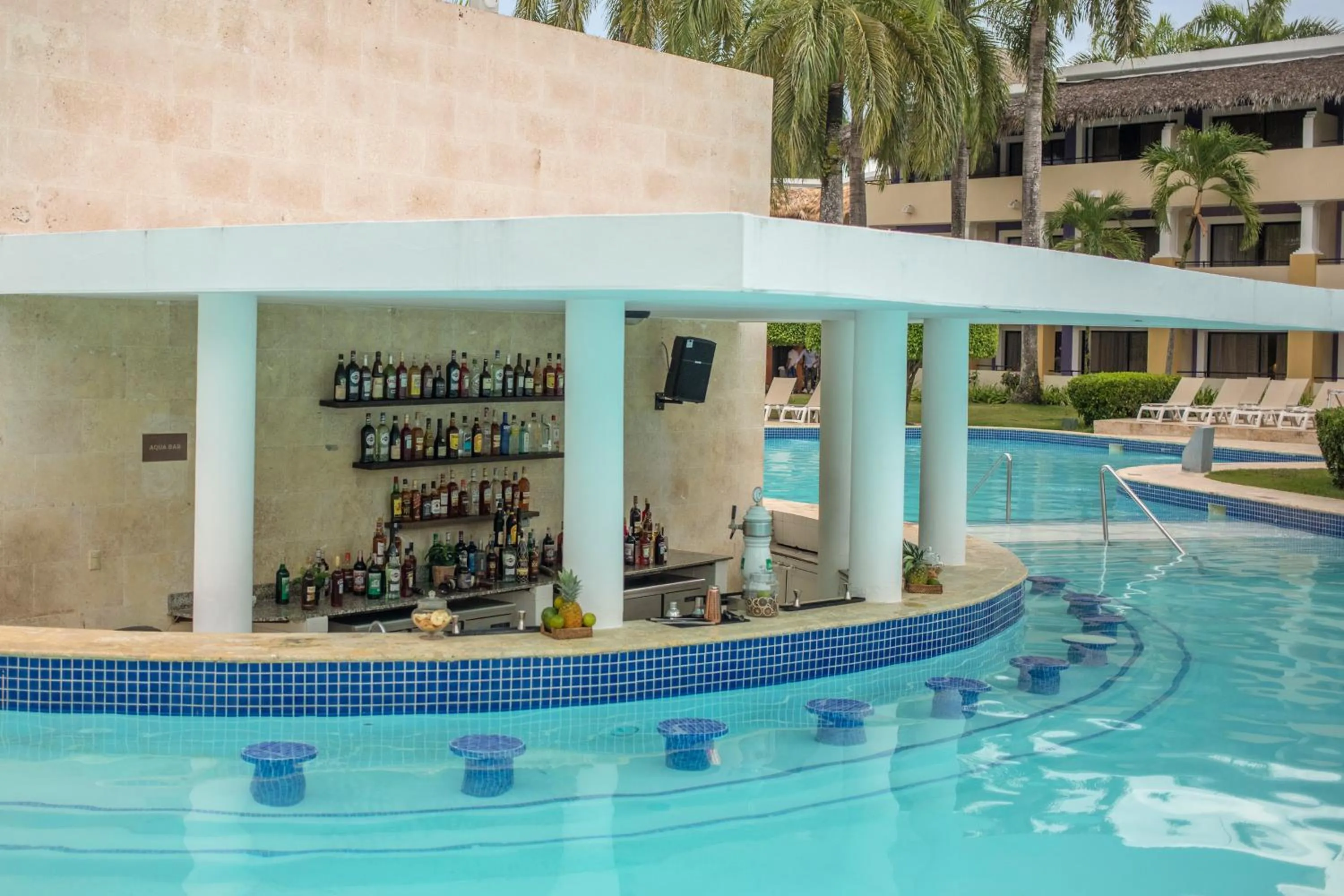 Lounge or bar in Iberostar Waves Costa Dorada - All Inclusive