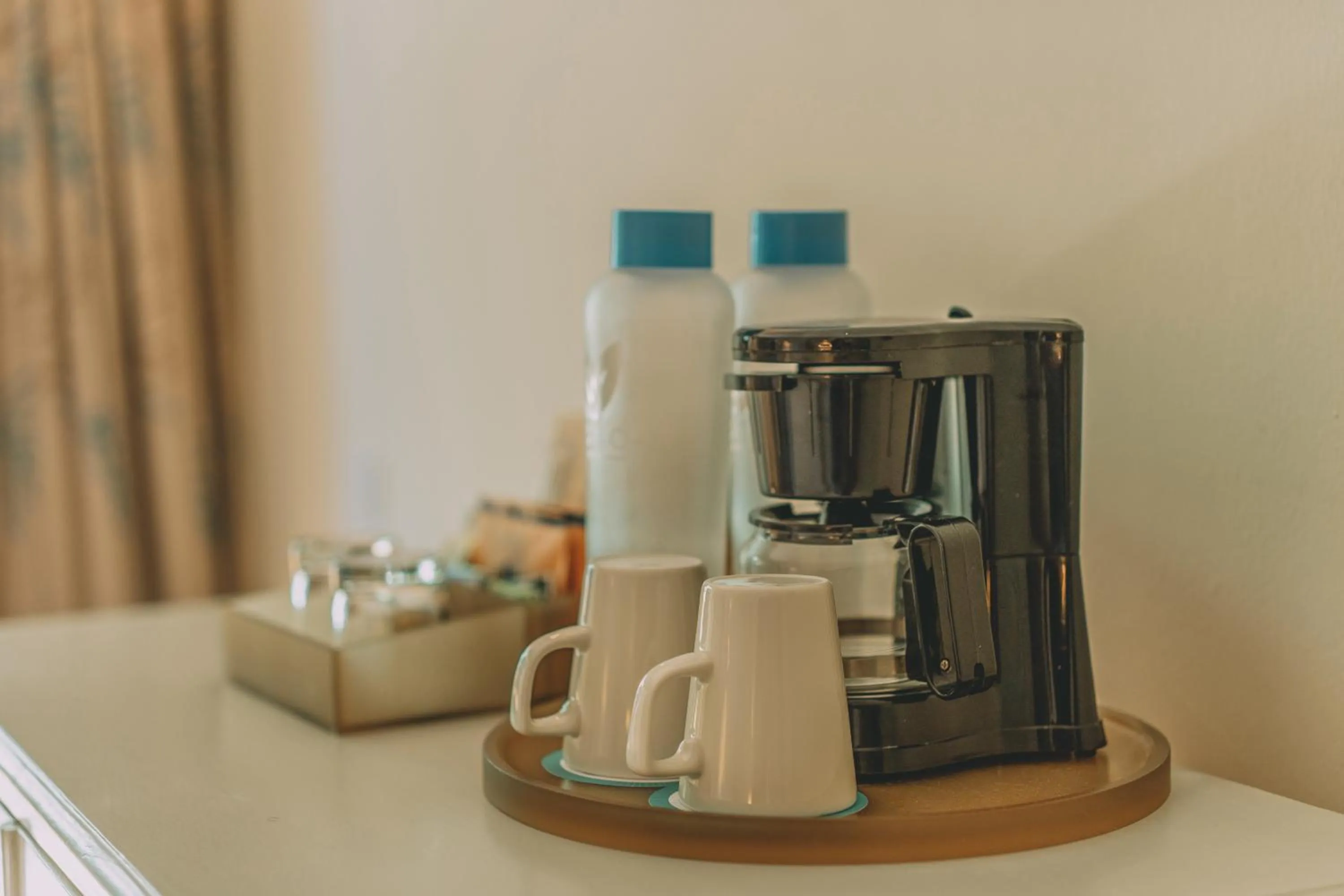 Coffee/tea facilities in Iberostar Waves Costa Dorada - All Inclusive