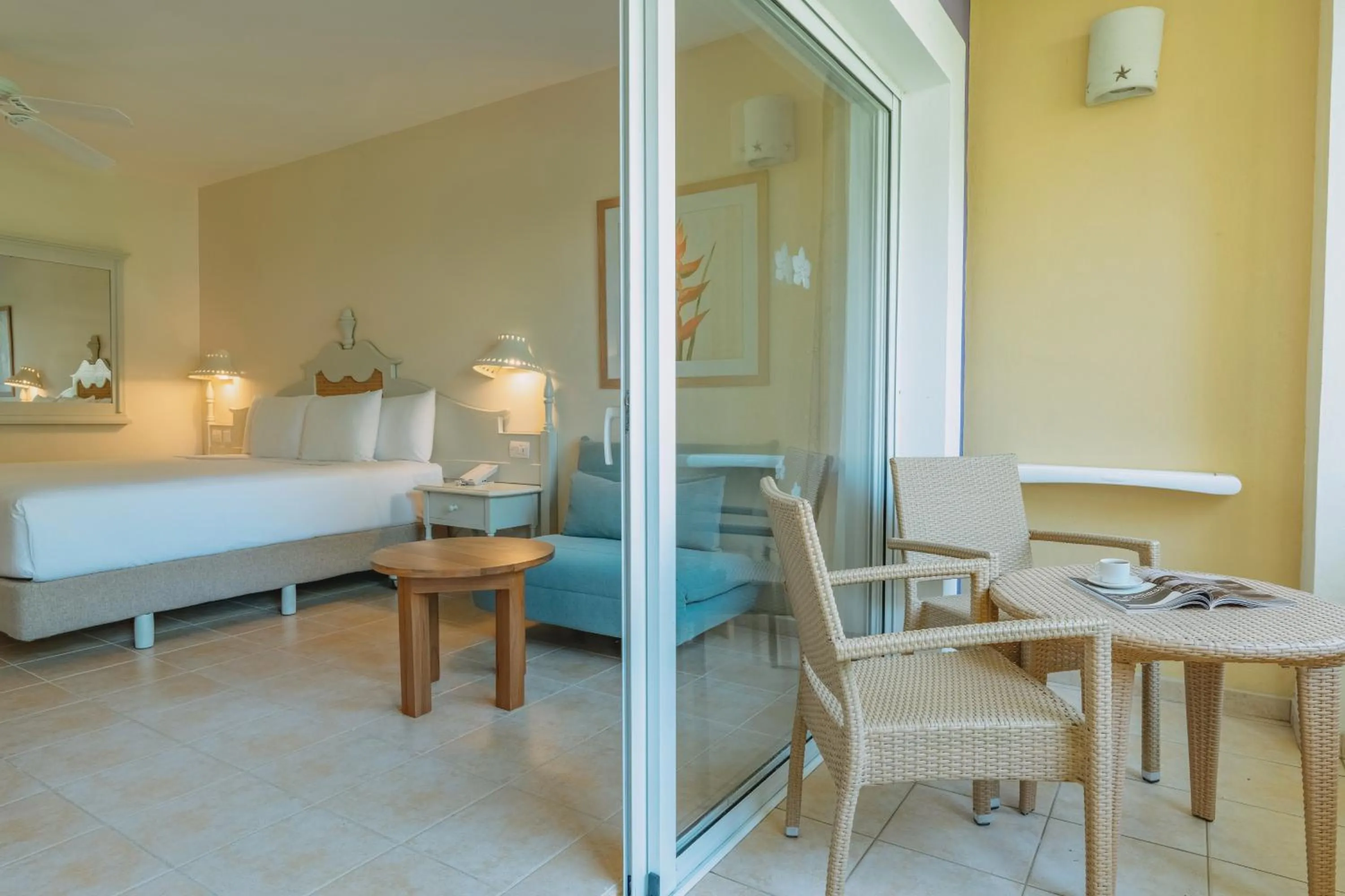 Bed in Iberostar Waves Costa Dorada - All Inclusive