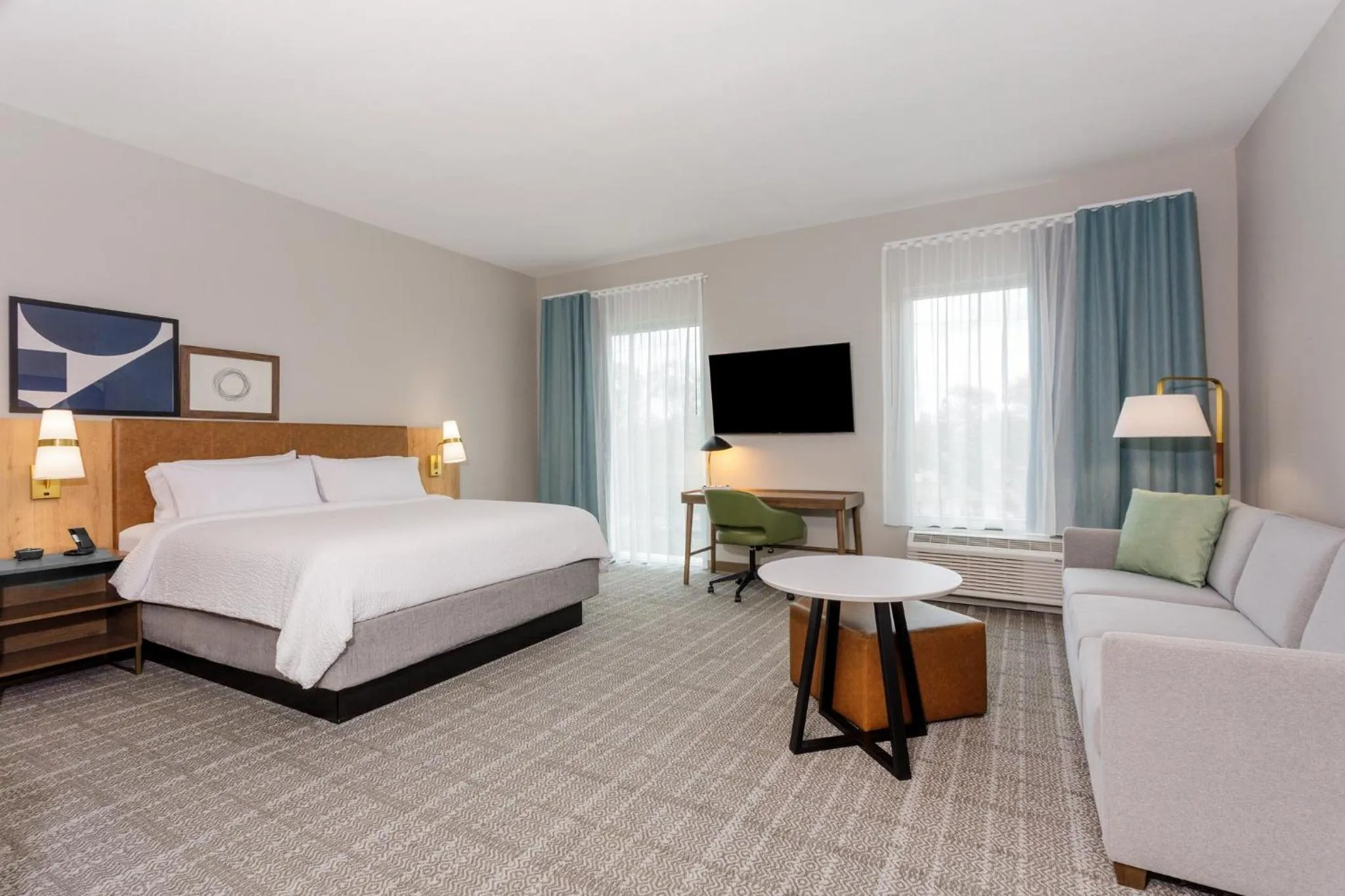 Photo of the whole room, Bed in Staybridge Suites Winter Haven - Auburndale