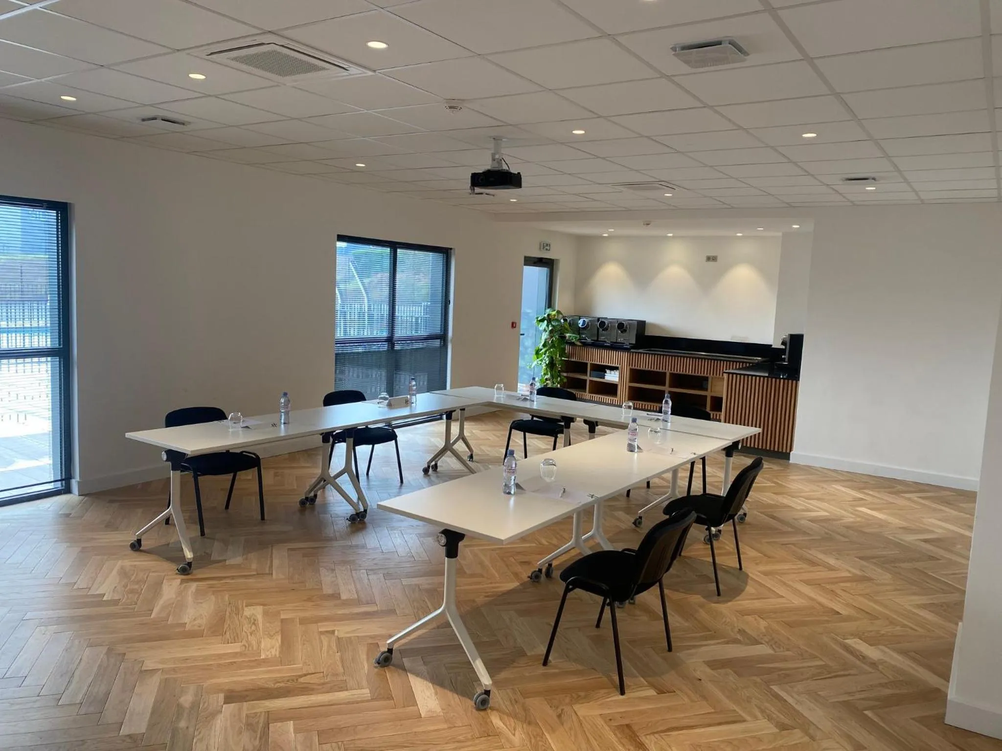 Meeting/conference room in Holiday Inn Dijon Sud - Longvic by IHG