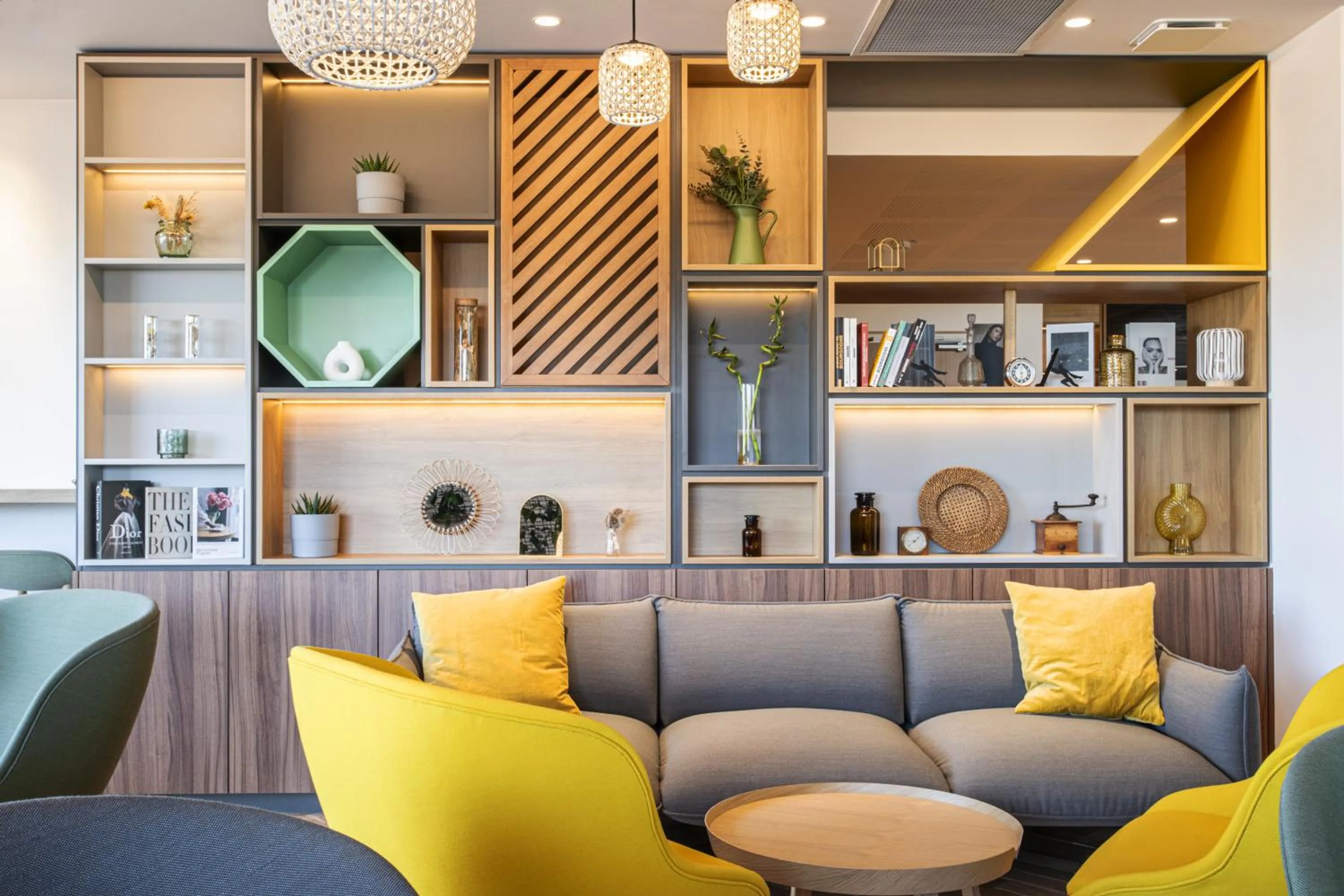 Living room in Holiday Inn Dijon Sud - Longvic by IHG