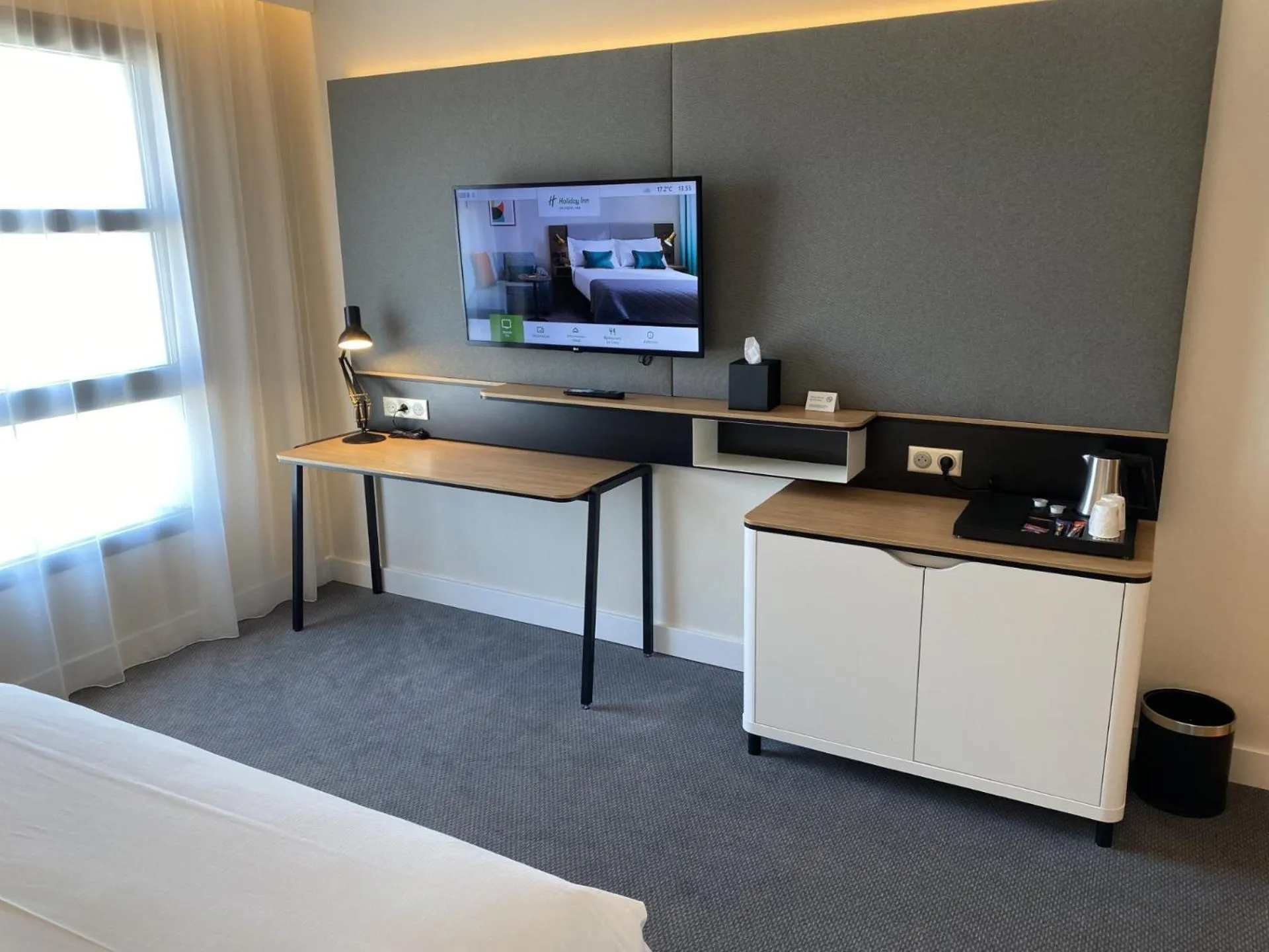 TV and multimedia, Bed in Holiday Inn Dijon Sud - Longvic by IHG