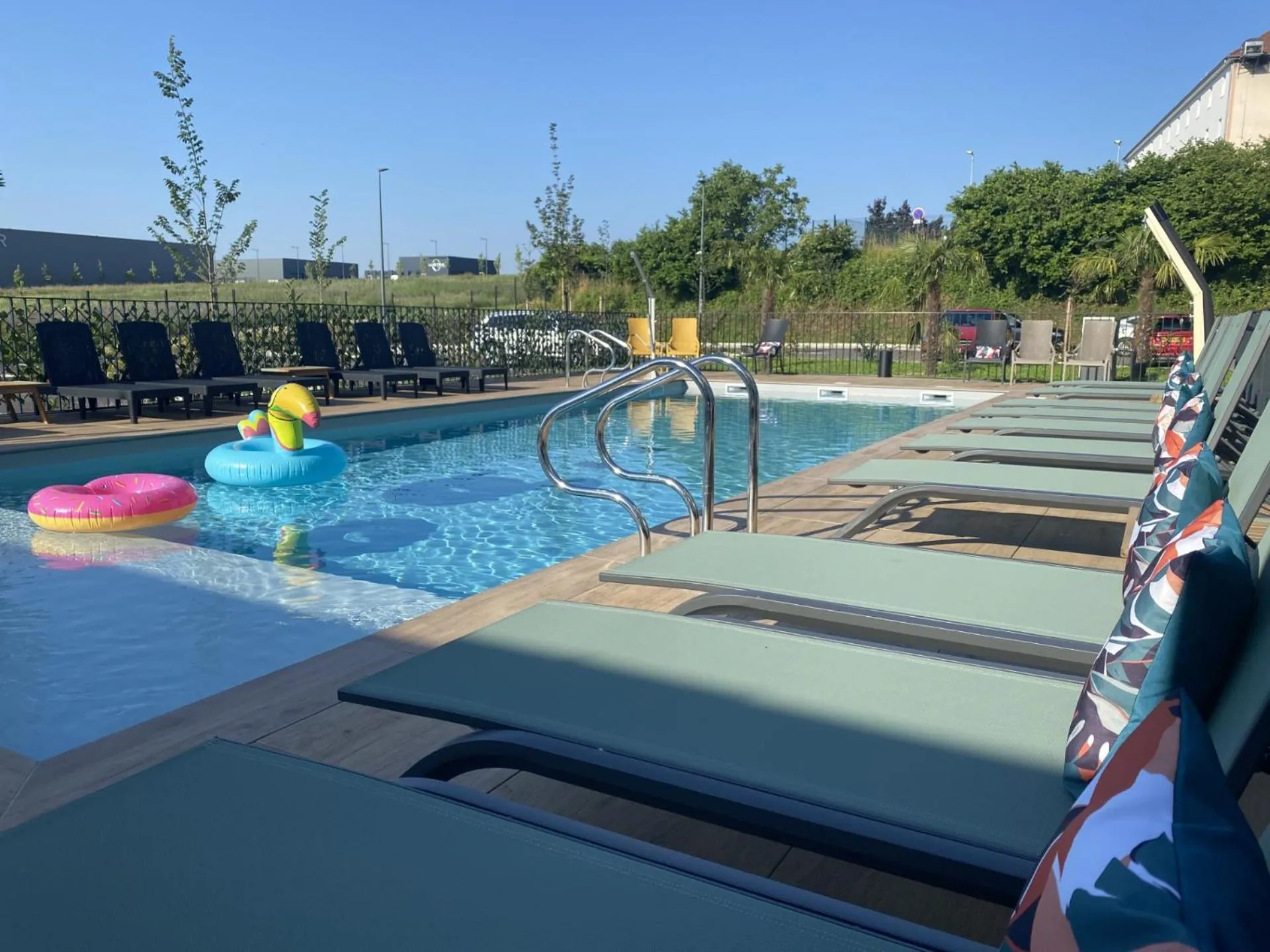 Swimming pool in Holiday Inn Dijon Sud - Longvic by IHG