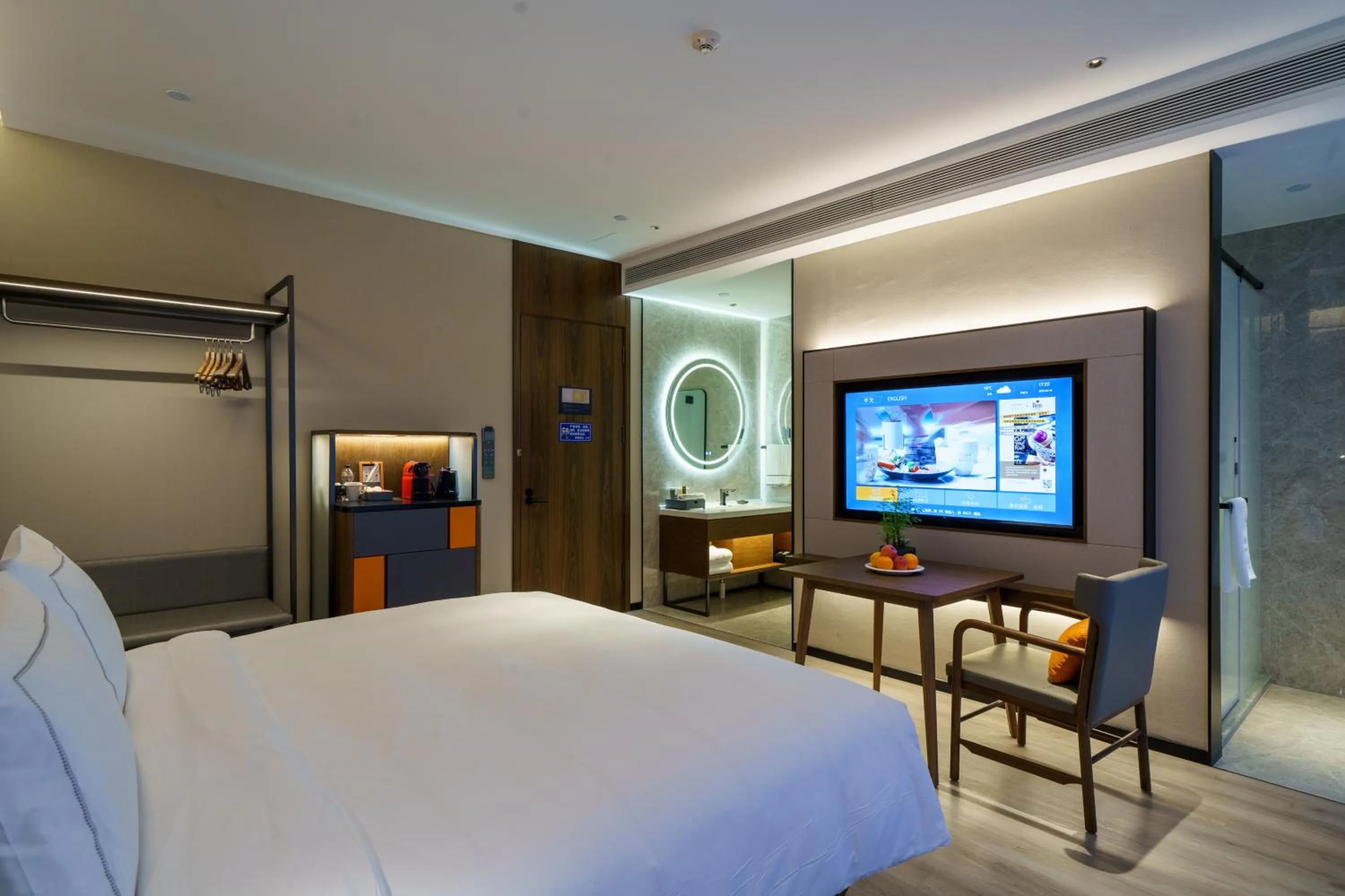 Photo of the whole room, Bed in UrCove by HYATT Futian CBD