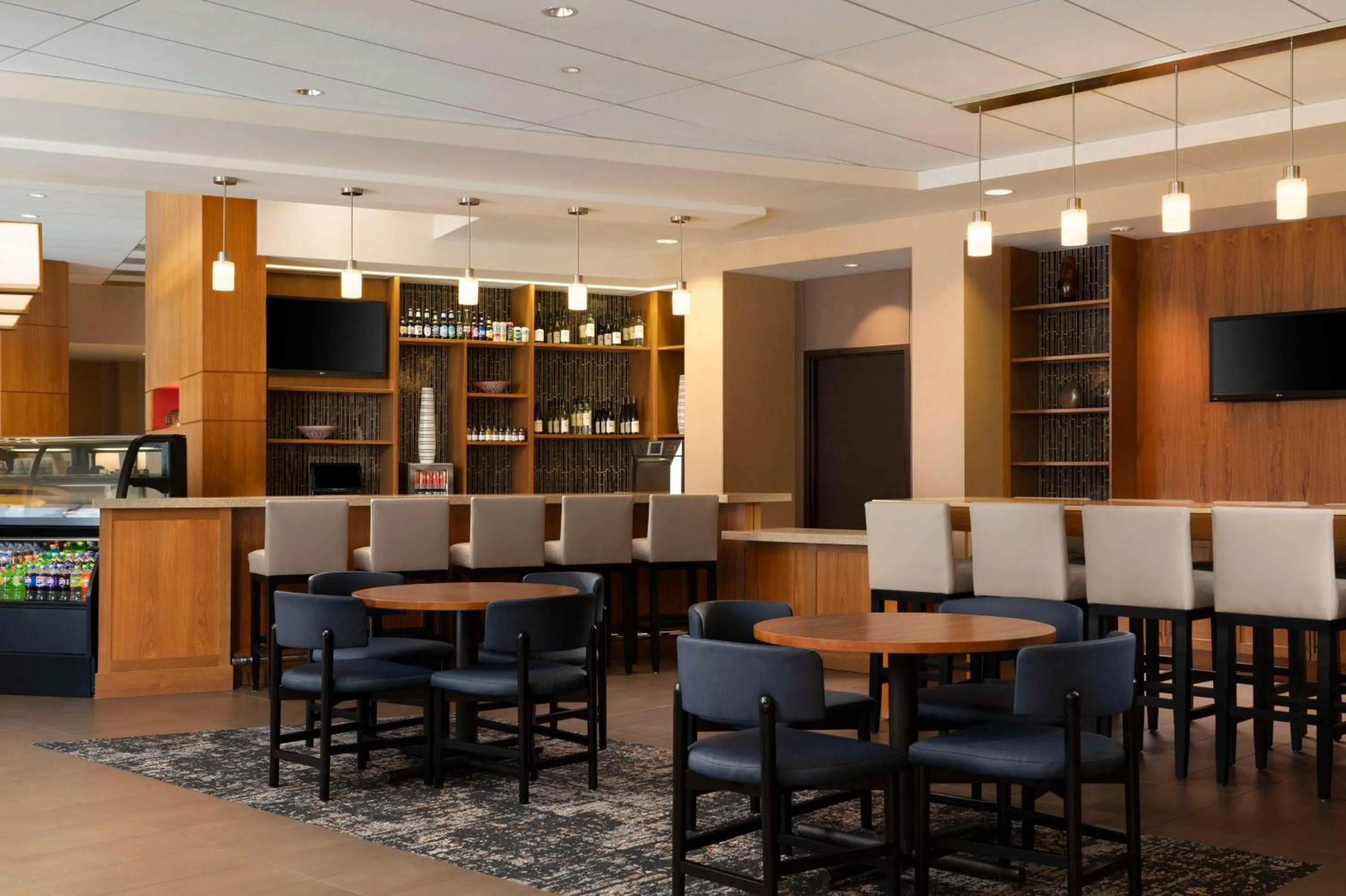 Lounge or bar in Hyatt Place Omaha/Downtown-Old Market