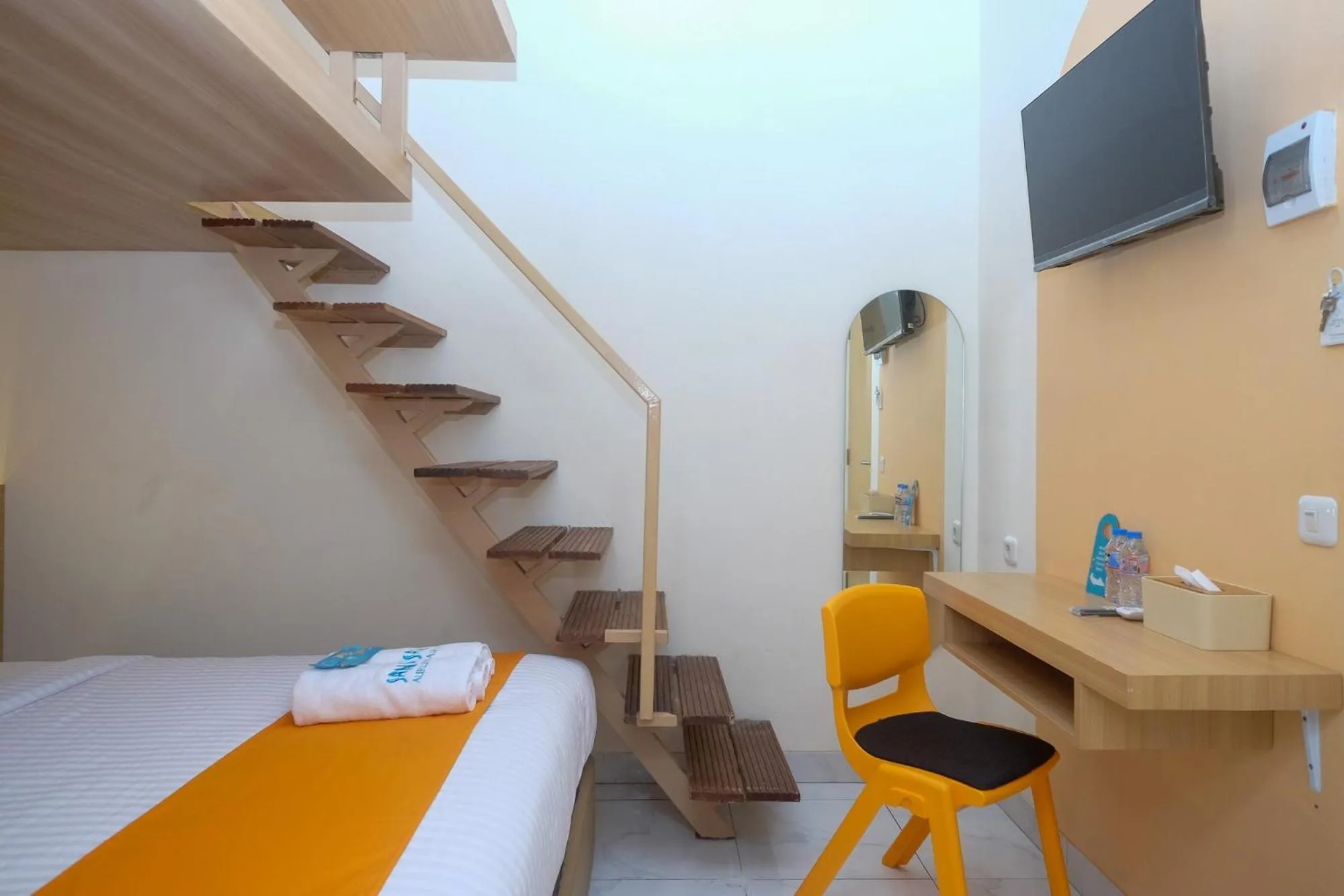 Bed in Sans Hotel Aurum Majapahit Semarang