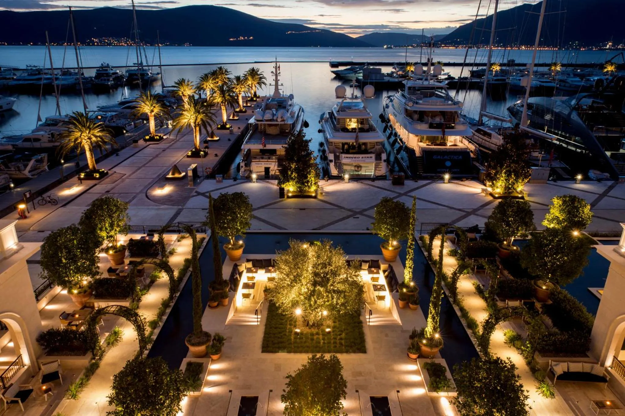Restaurant/places to eat in Regent Porto Montenegro