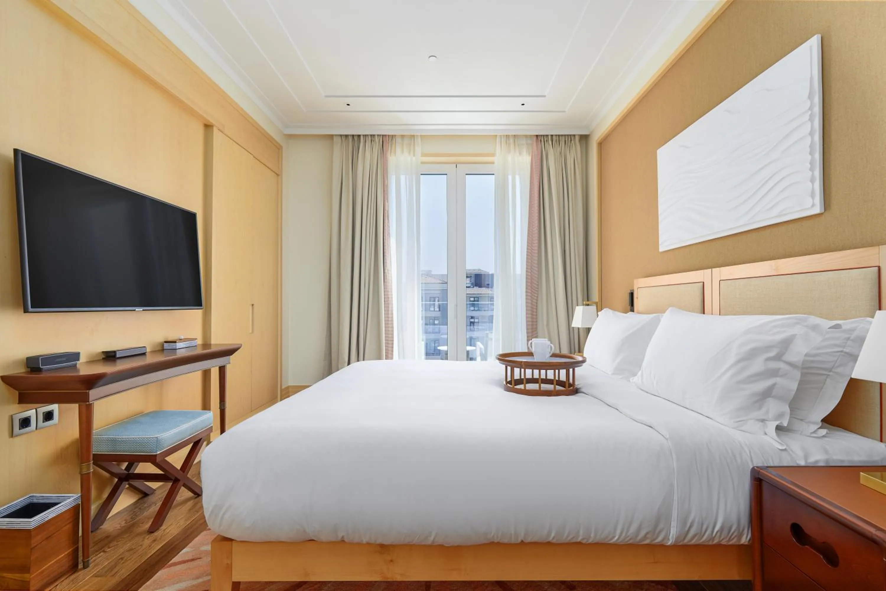 Bed in Regent Porto Montenegro