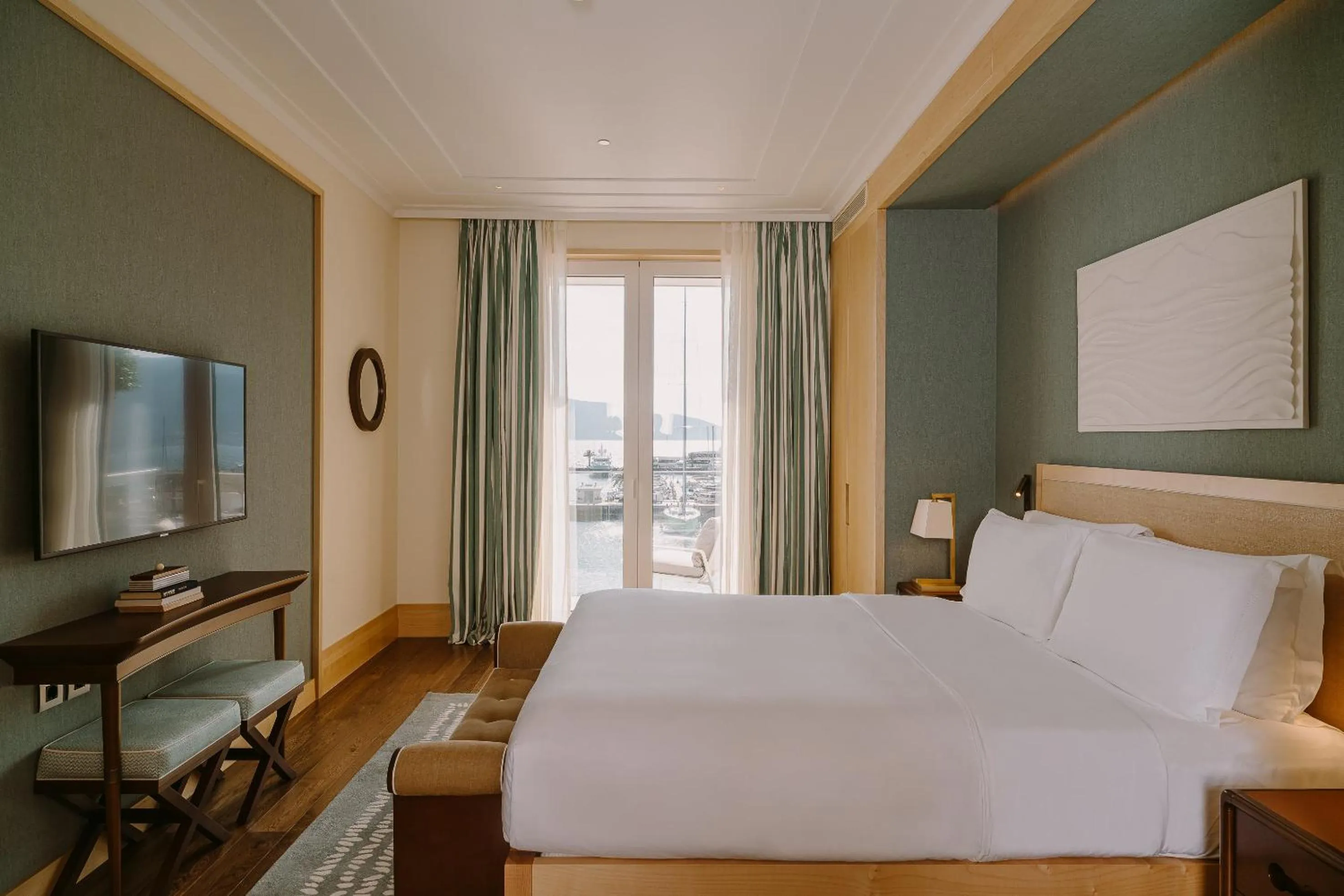 Photo of the whole room, Bed in Regent Porto Montenegro