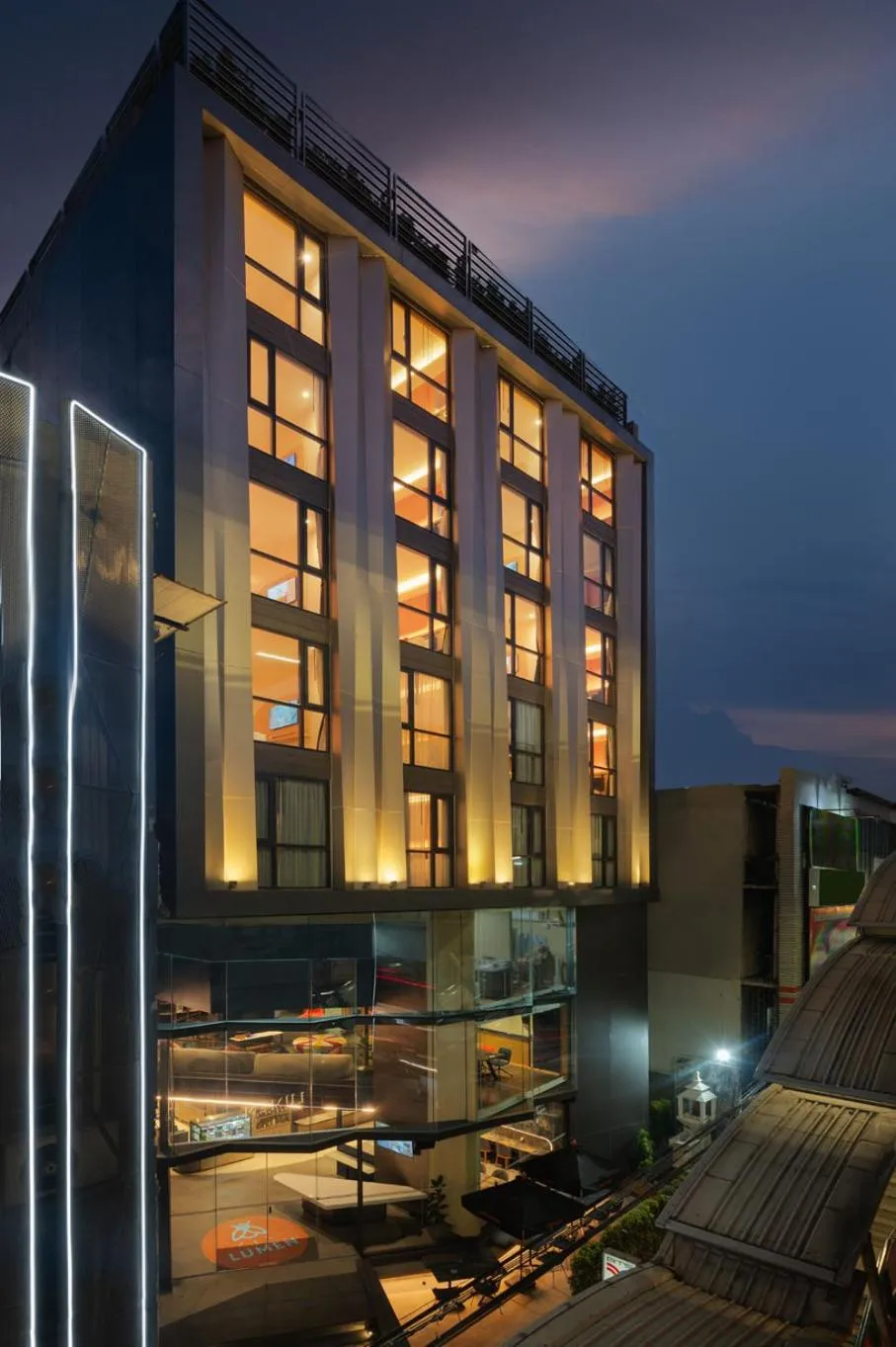 Property building in Lumen Bangkok Udomsuk Station