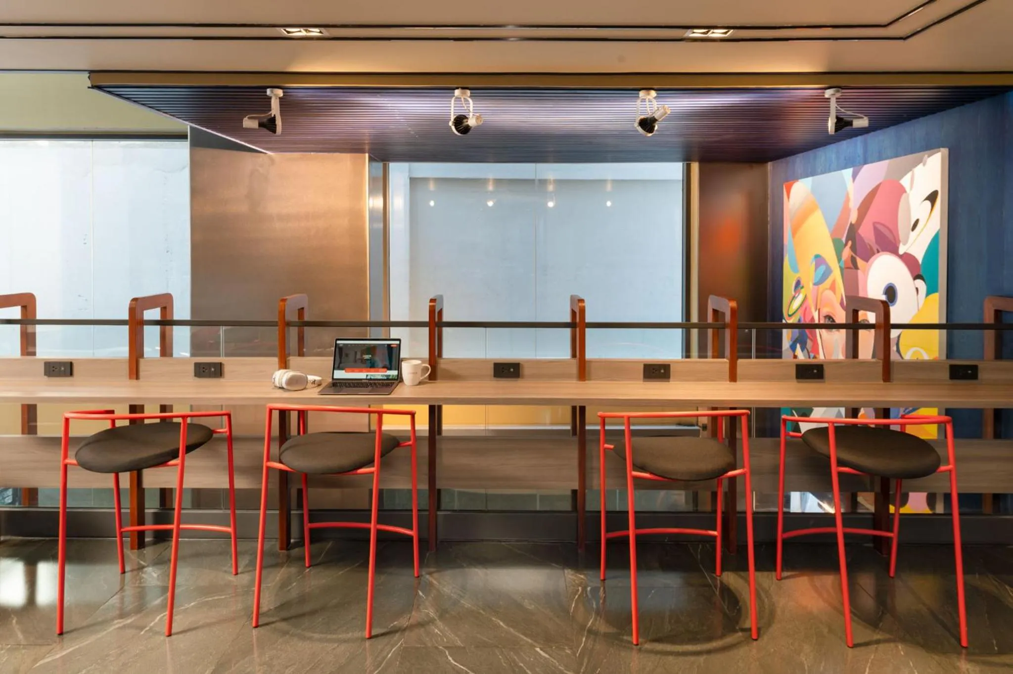 Lounge or bar in Lumen Bangkok Udomsuk Station