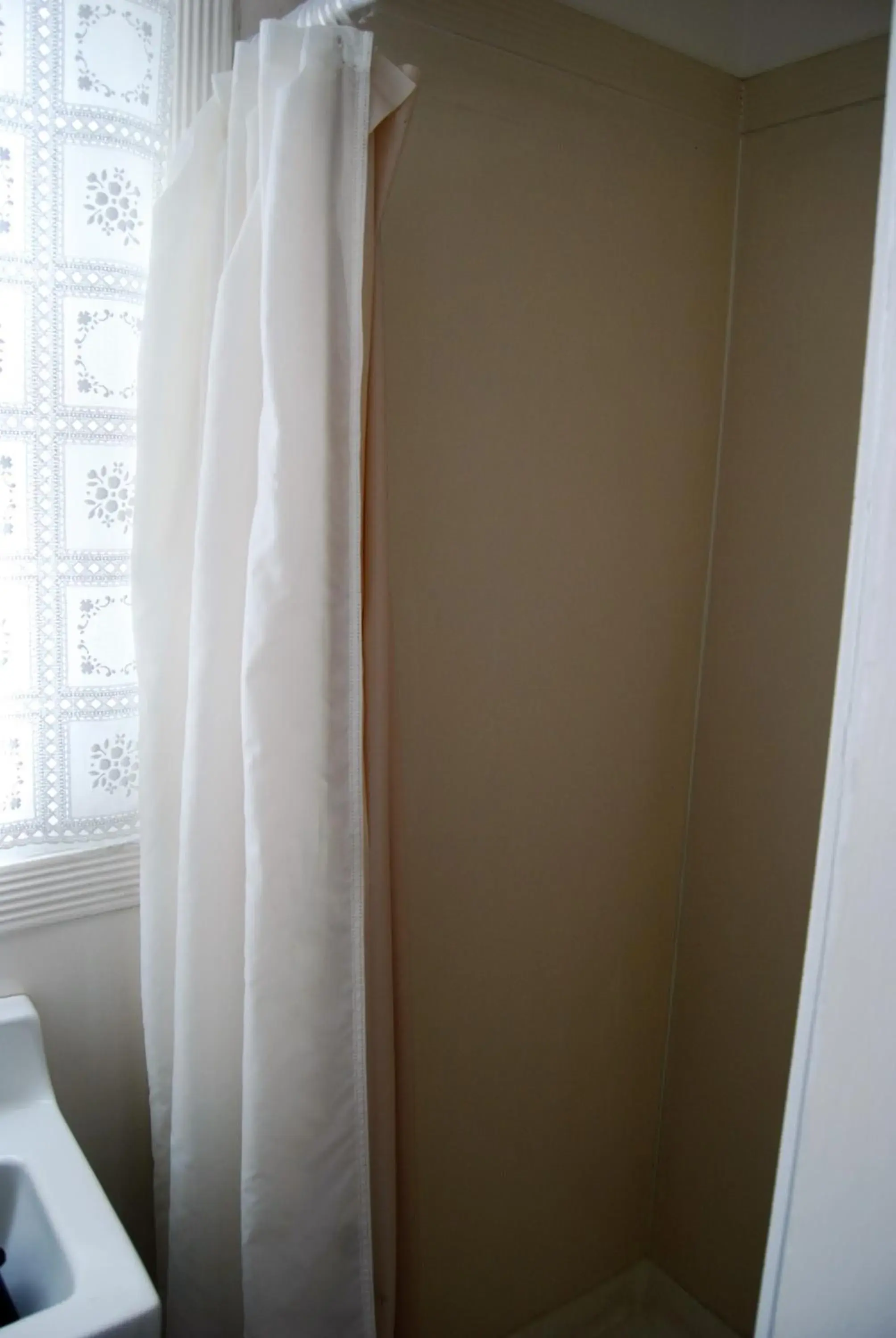 Classic Single Room with Shower in Redwood Motel Classic Single Room with Shower in Redwood Motel