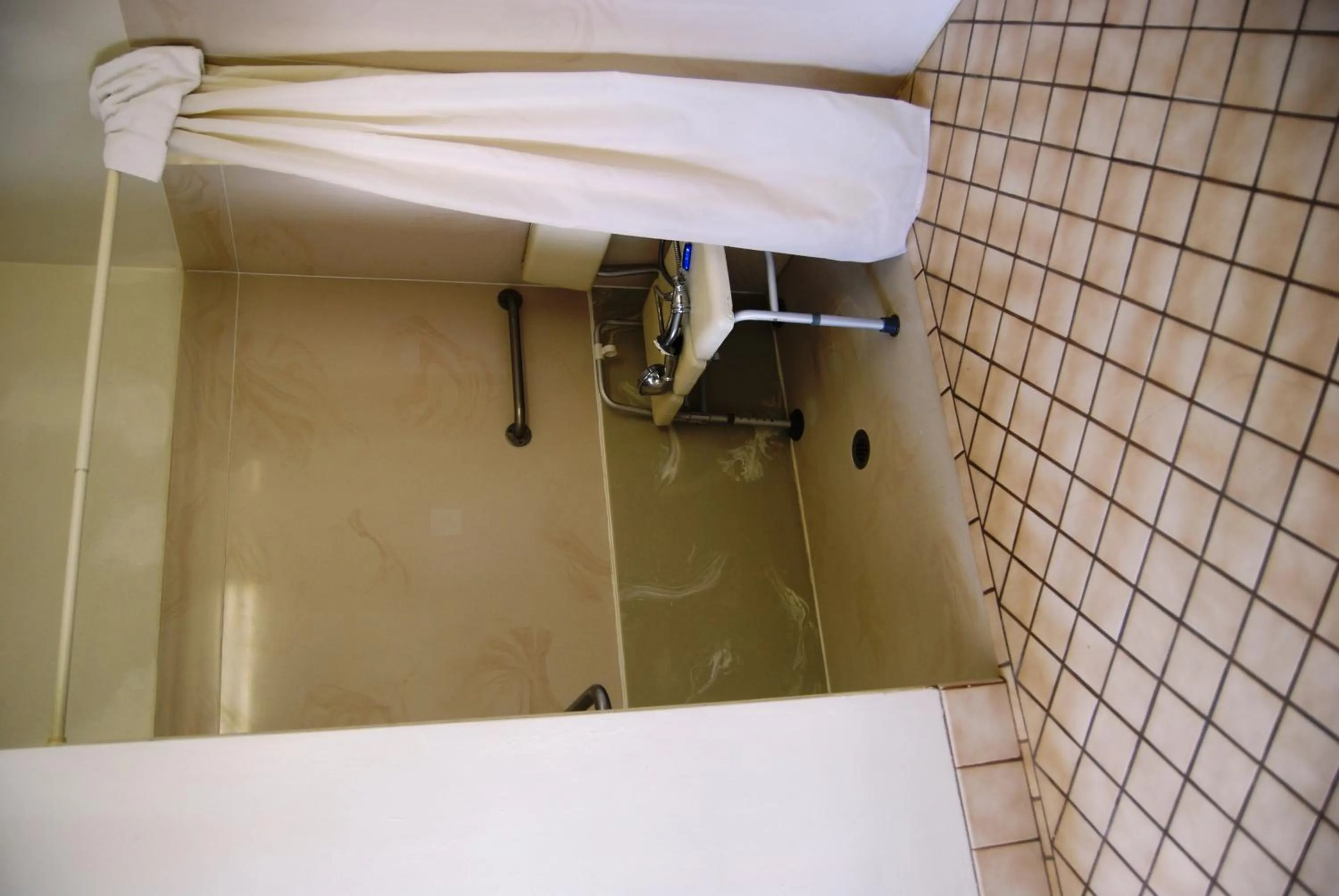 Bathroom in Redwood Motel