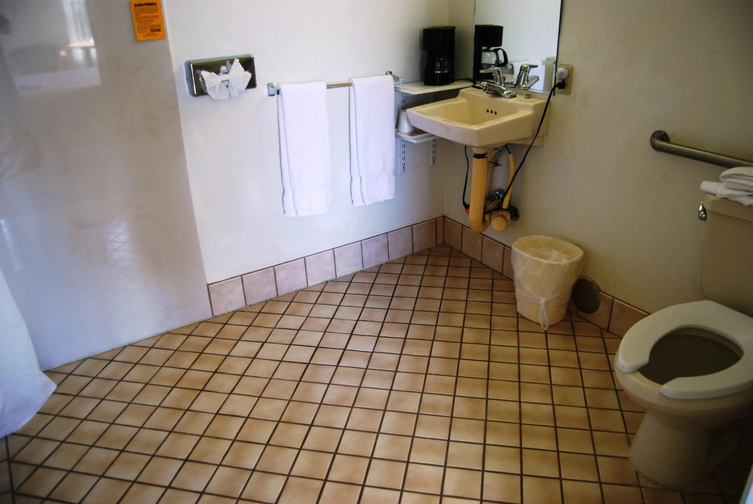 Bathroom in Redwood Motel